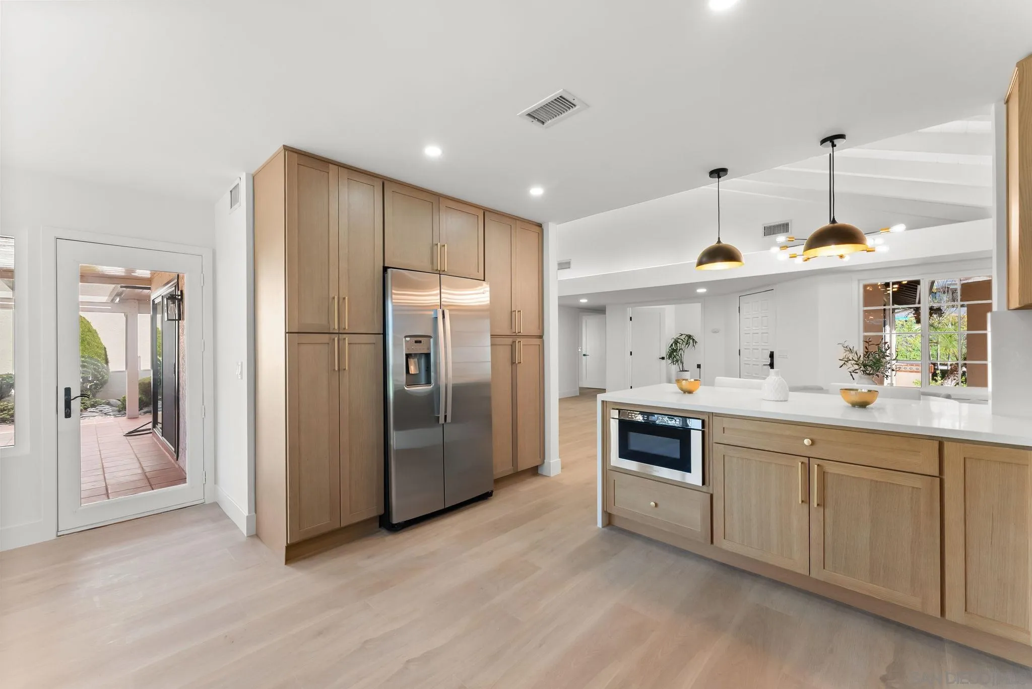 https://cdn.realtyfeed.com/cdn/127/260010500/9301bde1311cc914b20fe97341a6e31e.webp