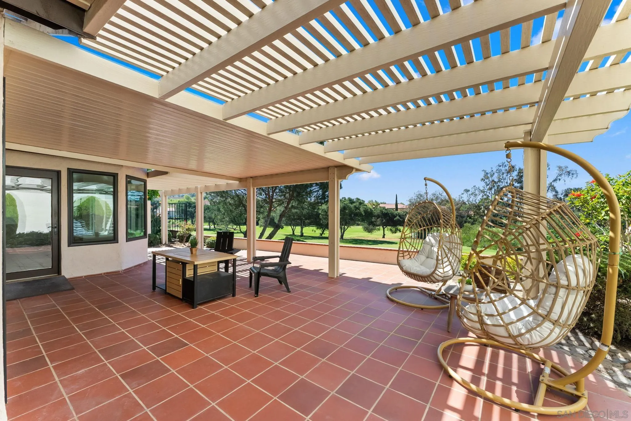 https://cdn.realtyfeed.com/cdn/127/260010500/ddbf8da092327b2e0aa284f3488e0c31.webp