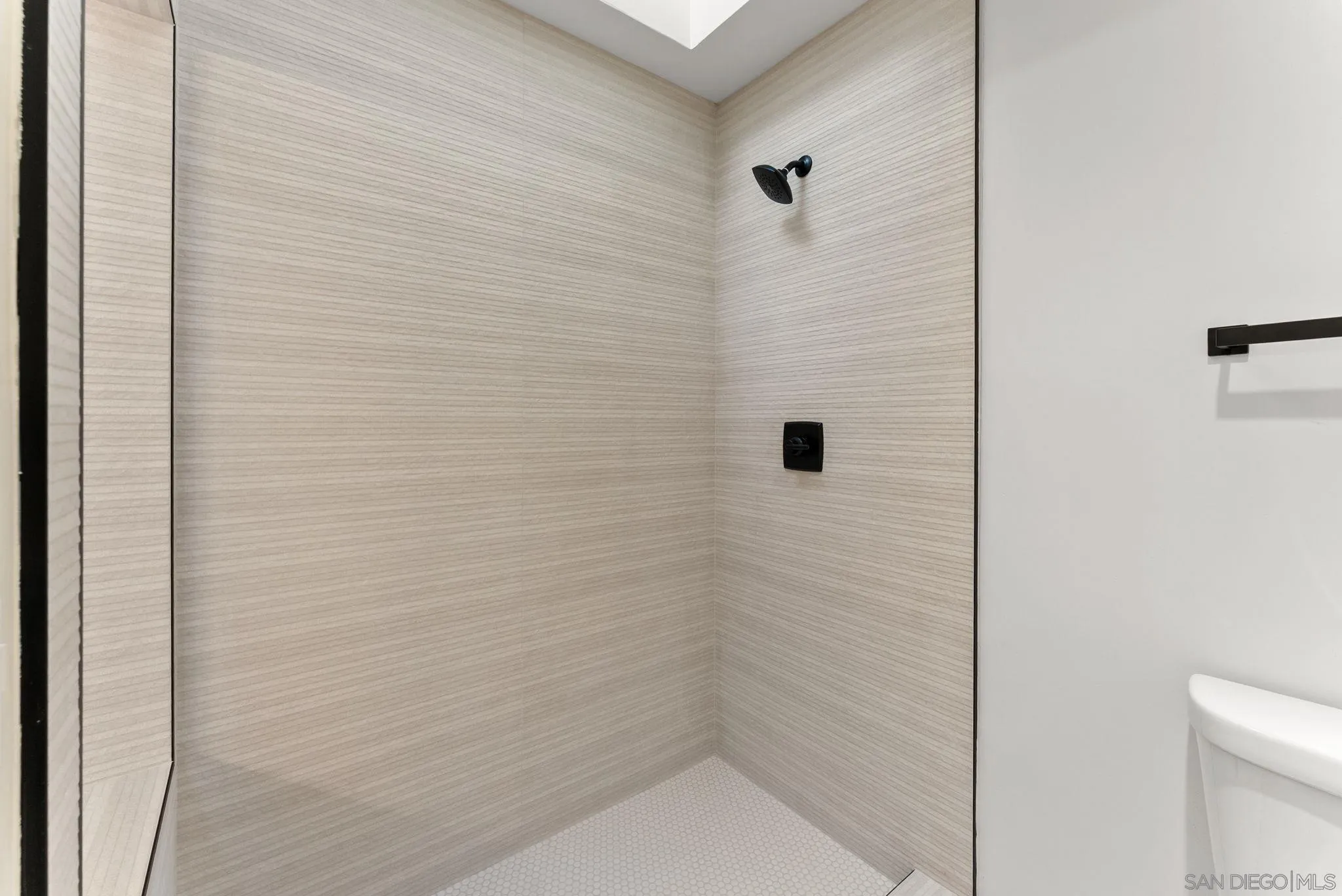 https://cdn.realtyfeed.com/cdn/127/260010500/ff4c61bd96f70613c19b64d736bdd7fe.webp