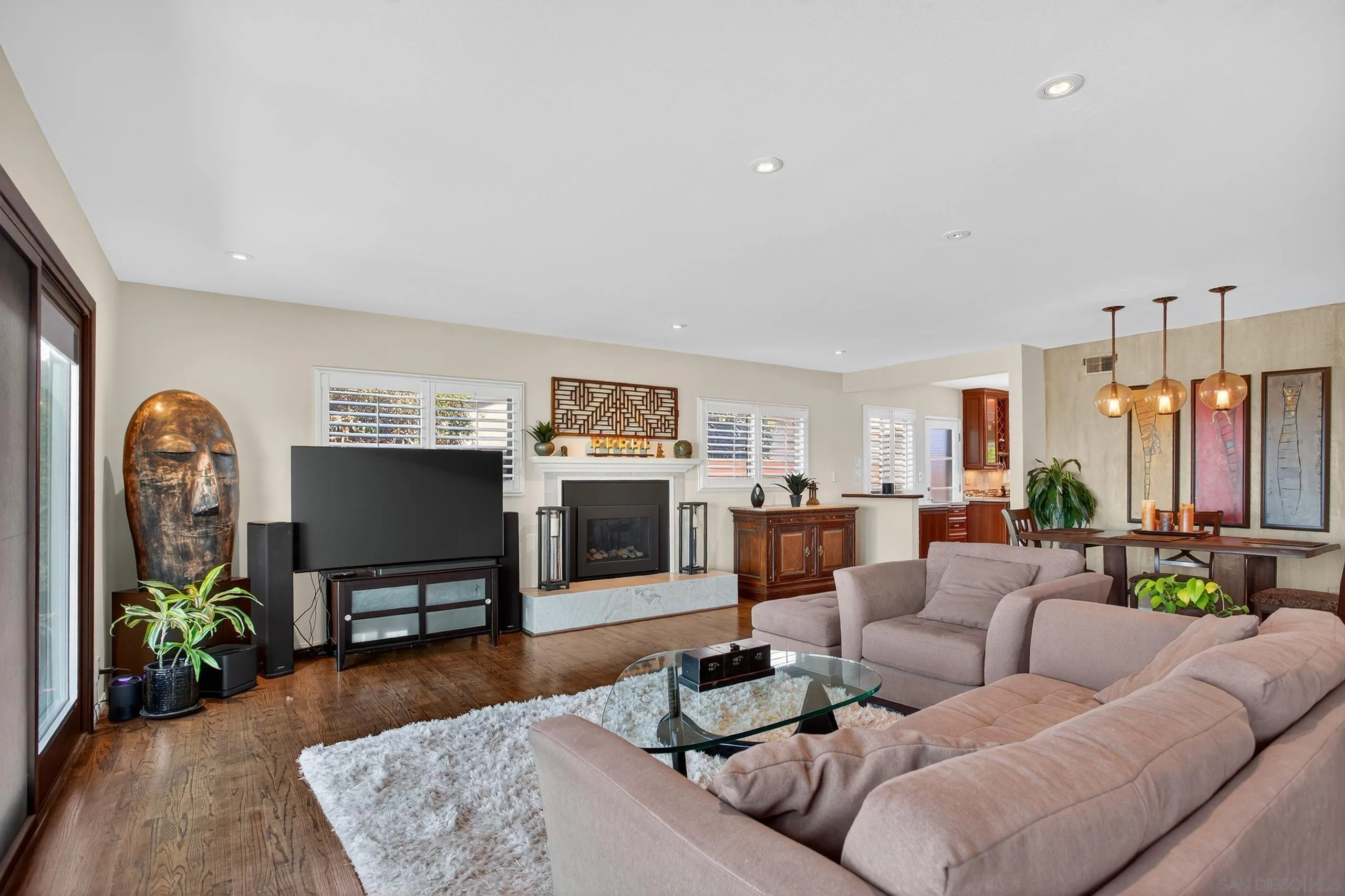 https://cdn.realtyfeed.com/cdn/127/260010502/2447313cfb9219f018e5b5afcd146297.webp