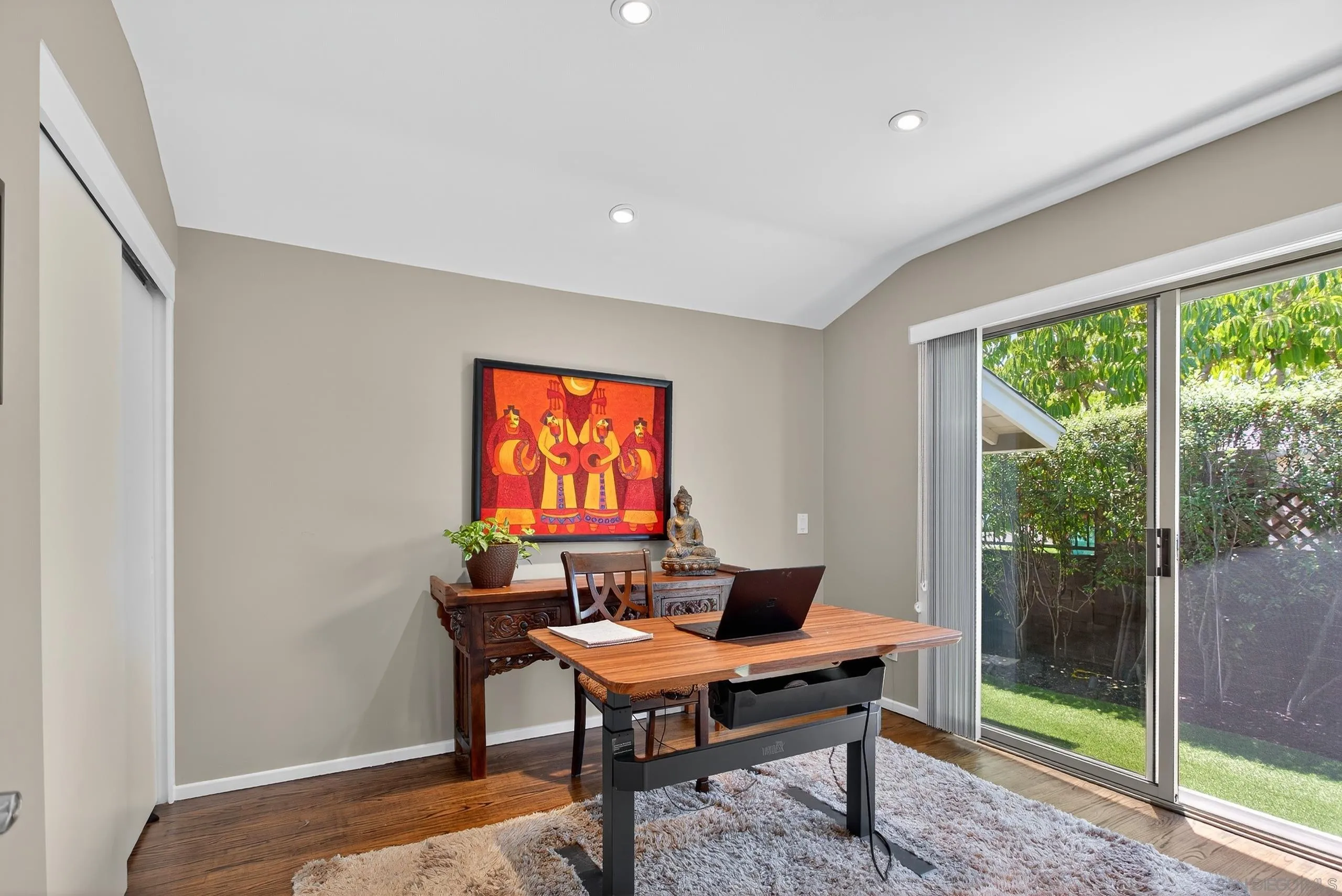 https://cdn.realtyfeed.com/cdn/127/260010502/451556cb5d9f1c5b3e2686d3081e56a4.webp