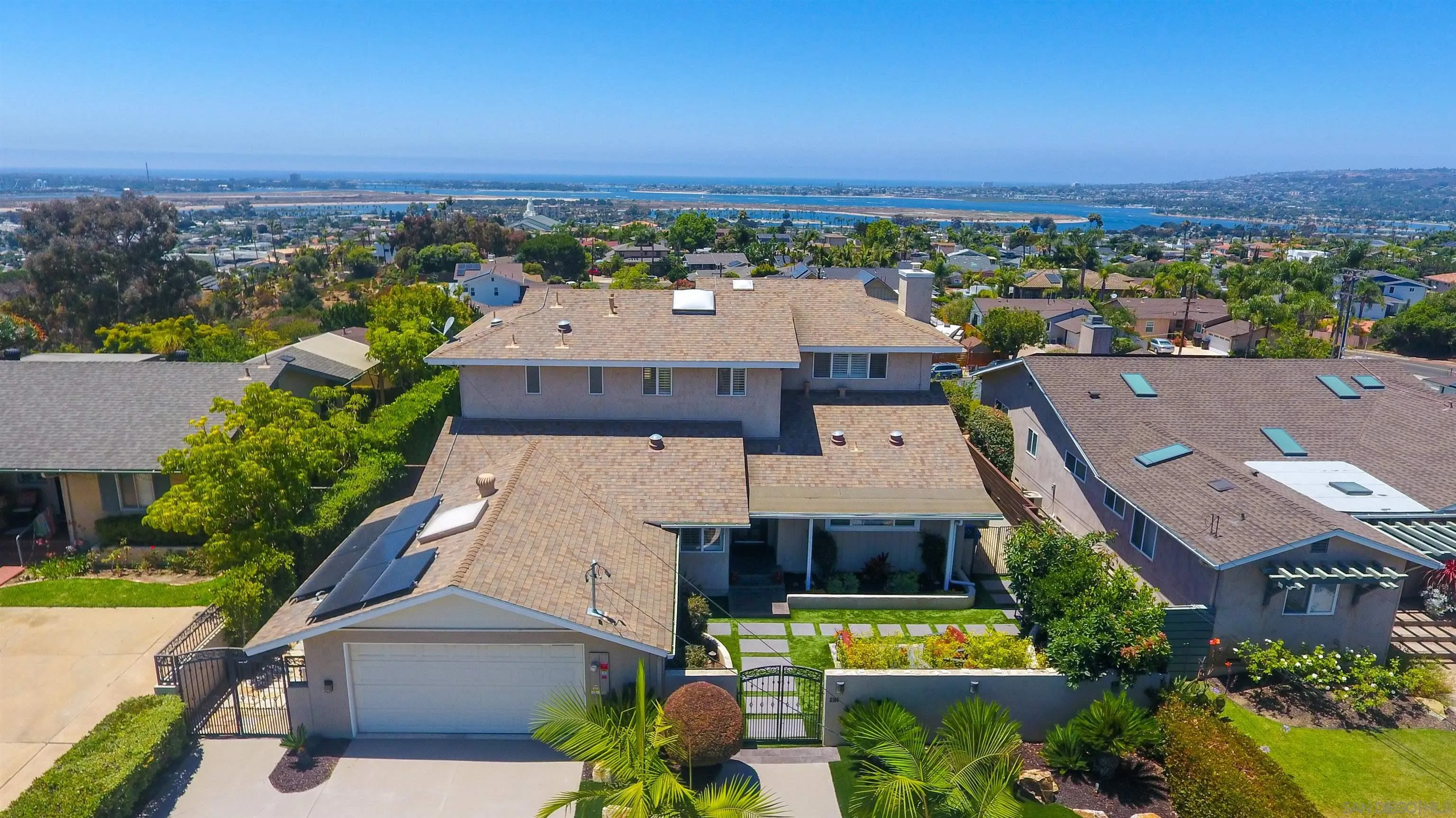https://cdn.realtyfeed.com/cdn/127/260010502/4f403a12d8a08e57989bfe2d0f25d442.webp