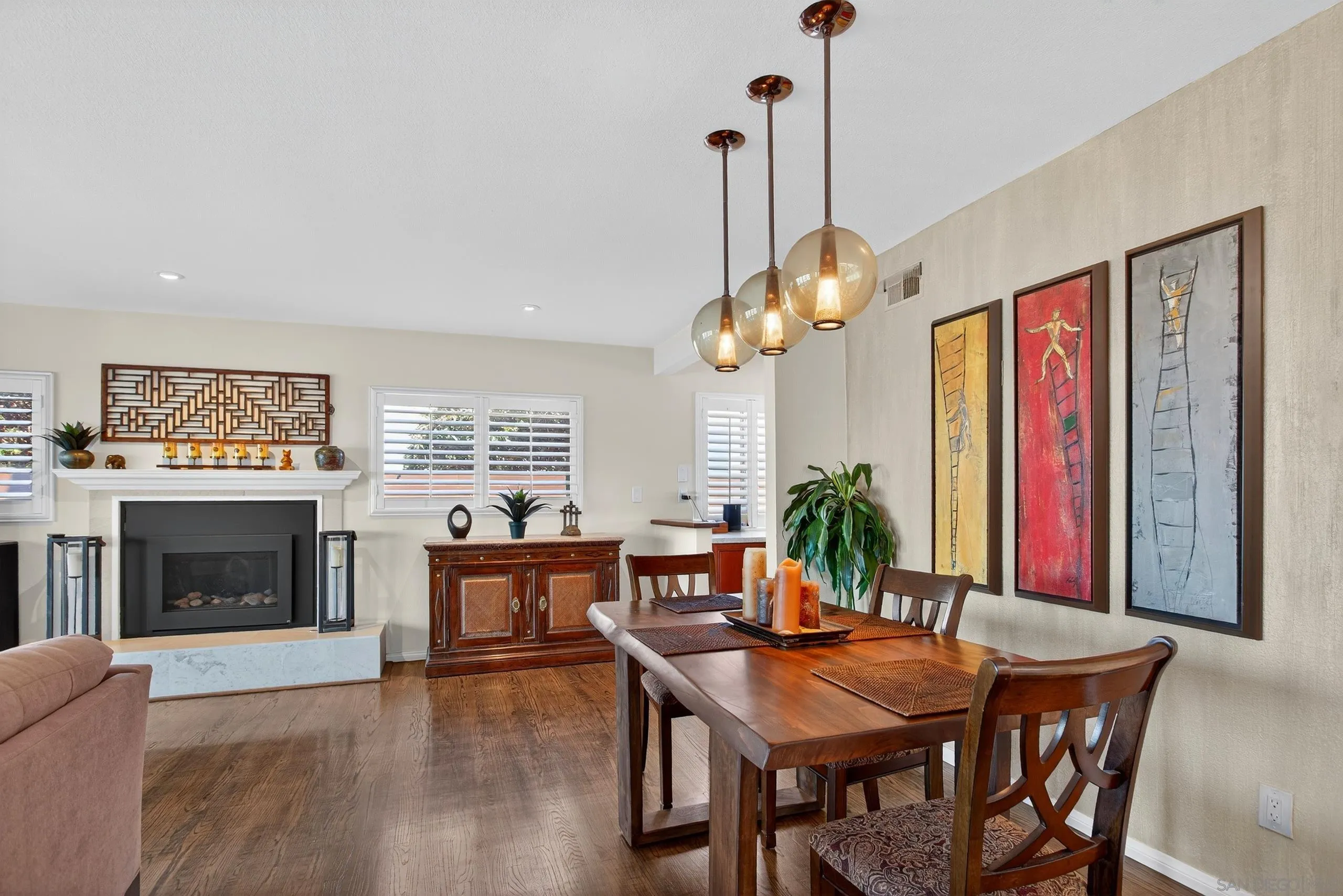 https://cdn.realtyfeed.com/cdn/127/260010502/581564e66b51bb91805f4933e256207d.webp