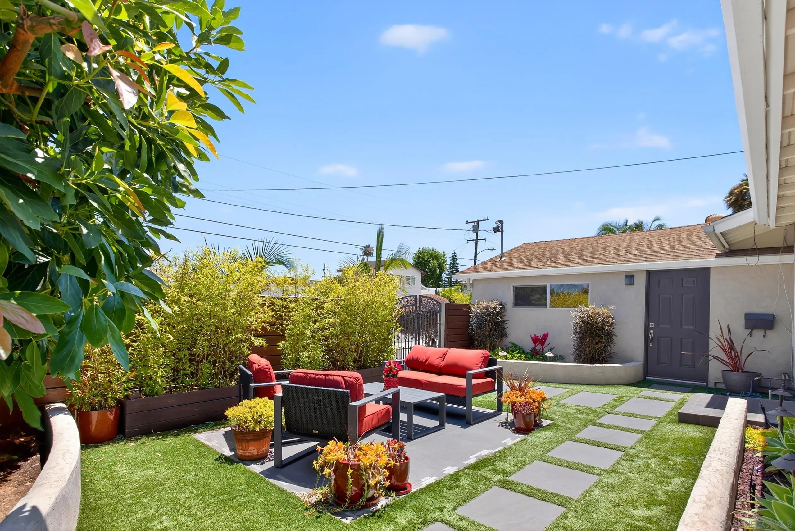https://cdn.realtyfeed.com/cdn/127/260010502/71c3d53ac598b56e7f2b6b70d8664948.webp