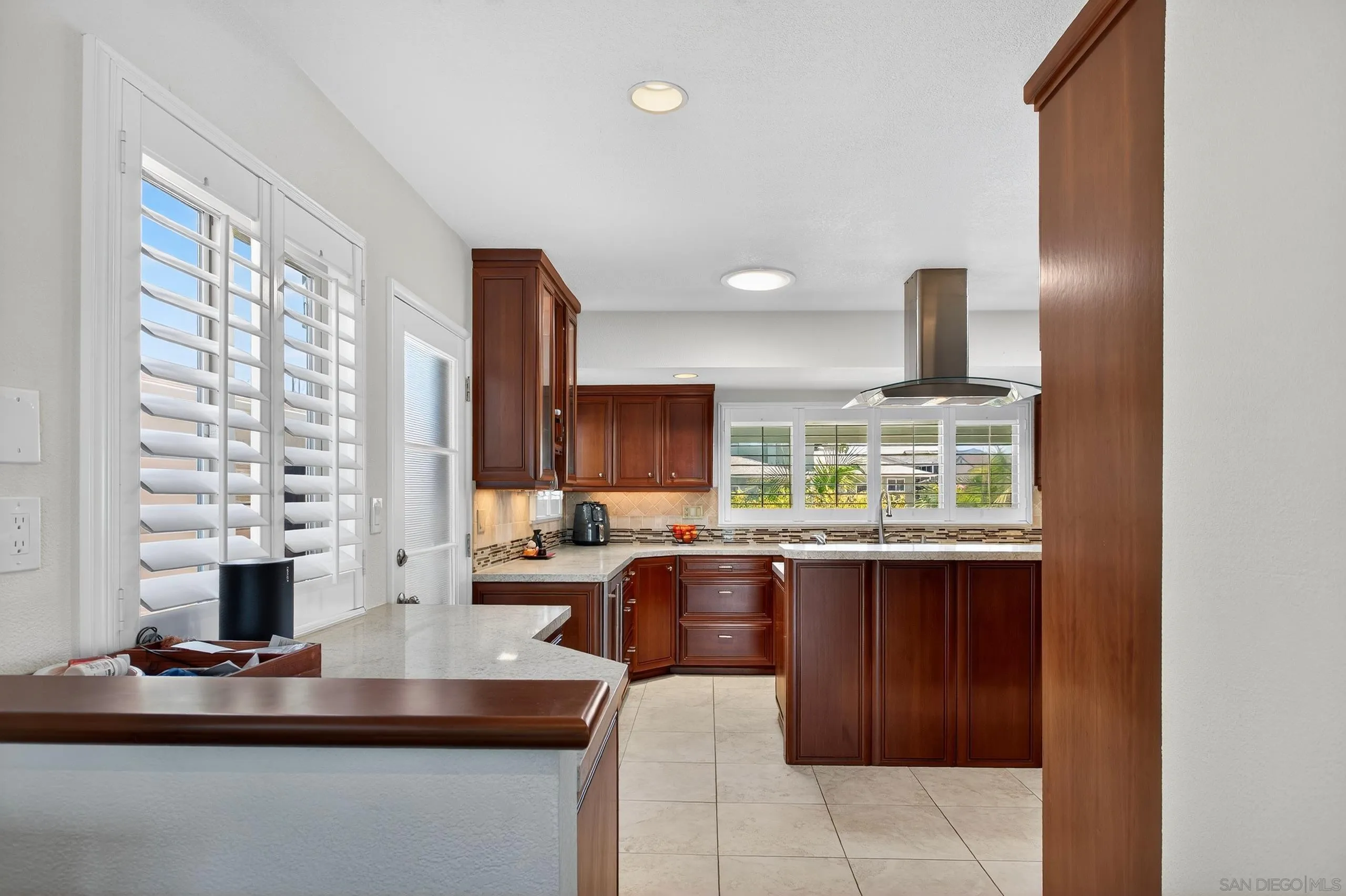 https://cdn.realtyfeed.com/cdn/127/260010502/f93fefdf65fd8824b5d6505f4013ca65.webp