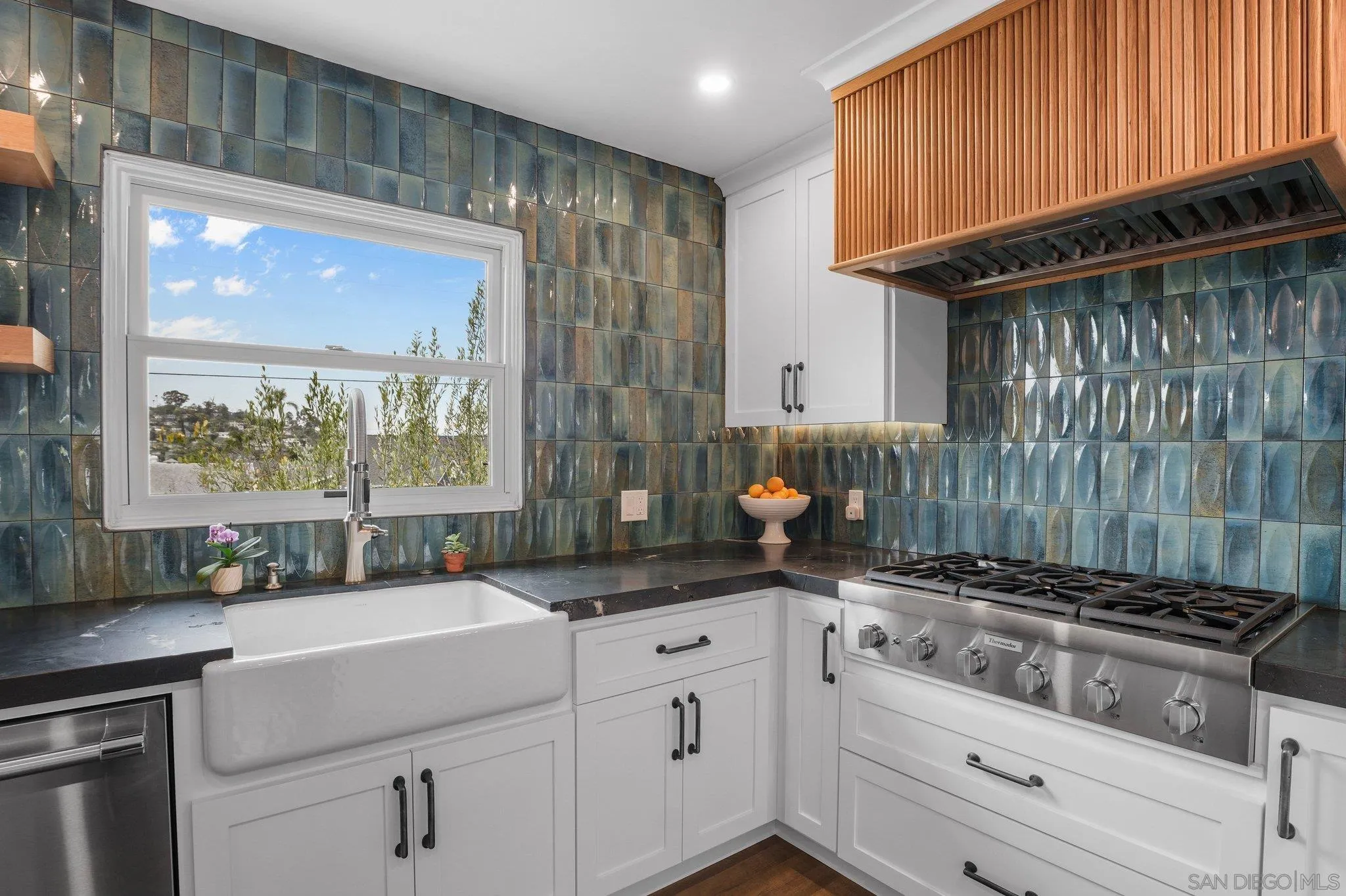 https://cdn.realtyfeed.com/cdn/127/260010509/bb8c49f91f8b172993fb3976fb8b6c09.webp