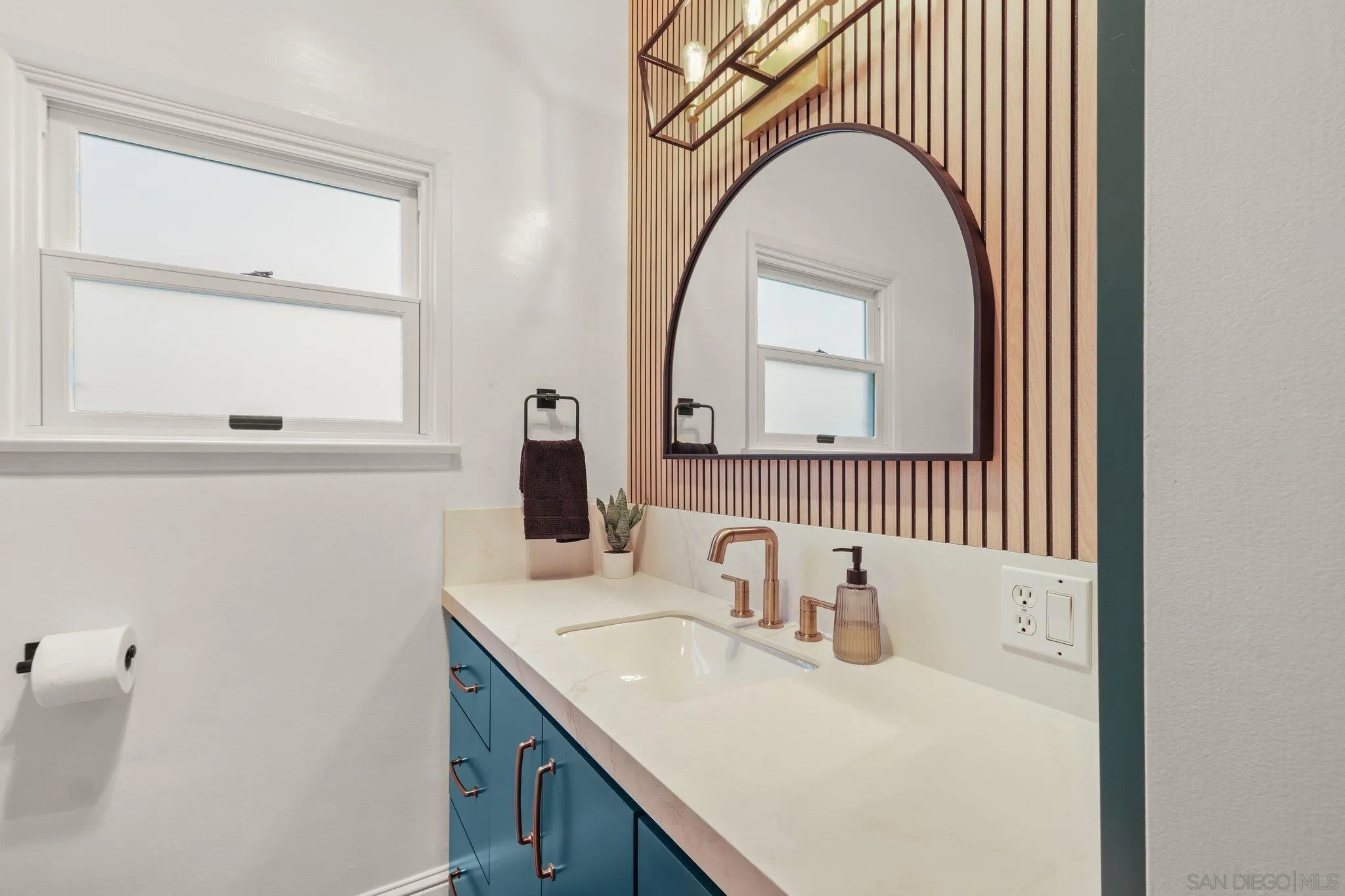 https://cdn.realtyfeed.com/cdn/127/260010509/dc11c6325de50e3d0cfe09471163dd37.webp