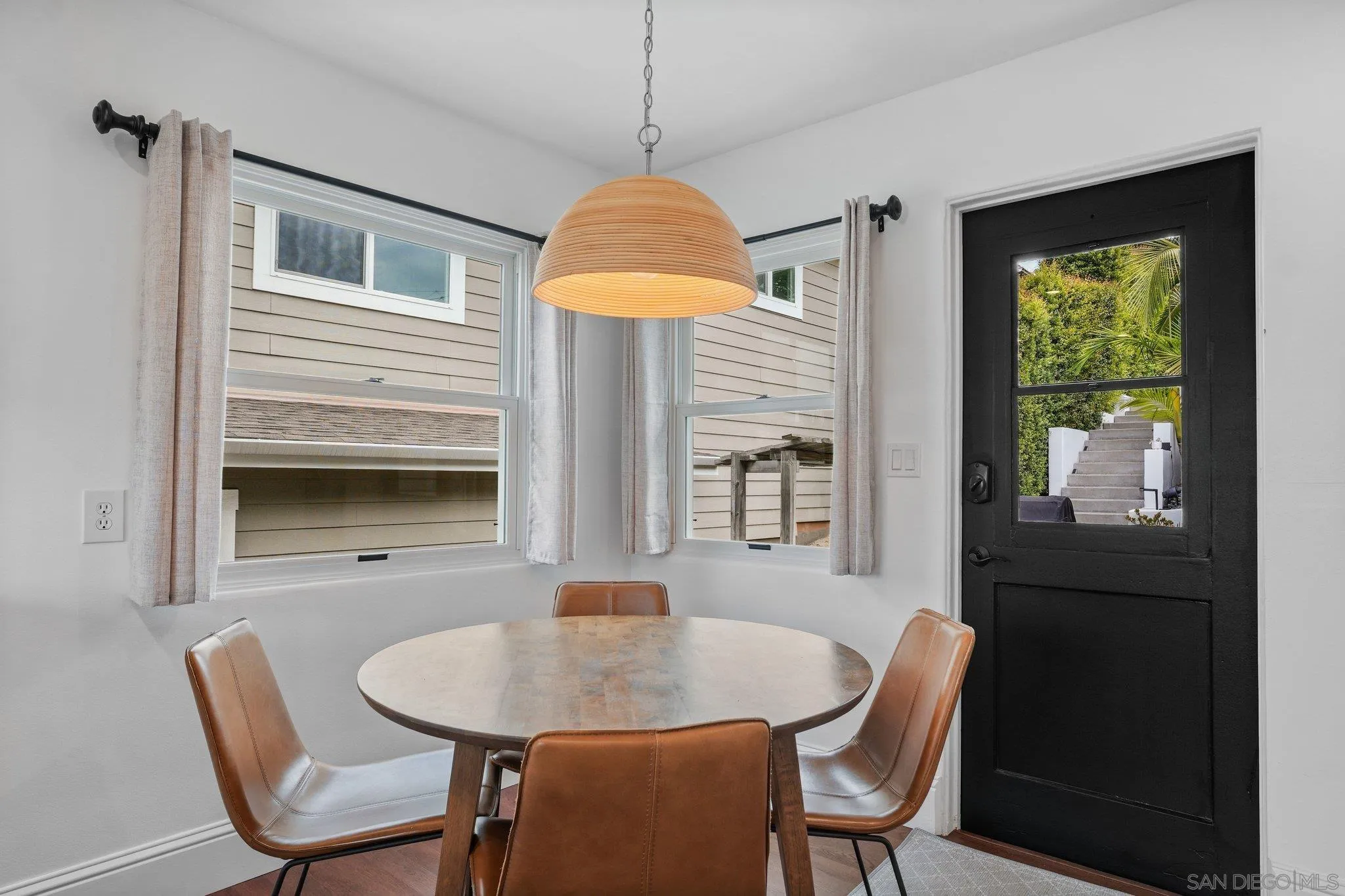 https://cdn.realtyfeed.com/cdn/127/260010509/e2e9403bcfd533c3798440ee778d4b95.webp