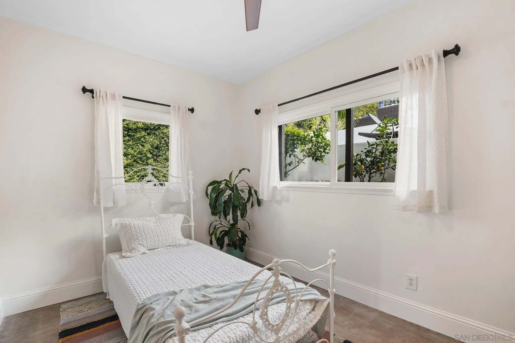 https://cdn.realtyfeed.com/cdn/127/260010509/f6ecaaa3cd08f1dd4f2fae6a82b3cfb2.webp