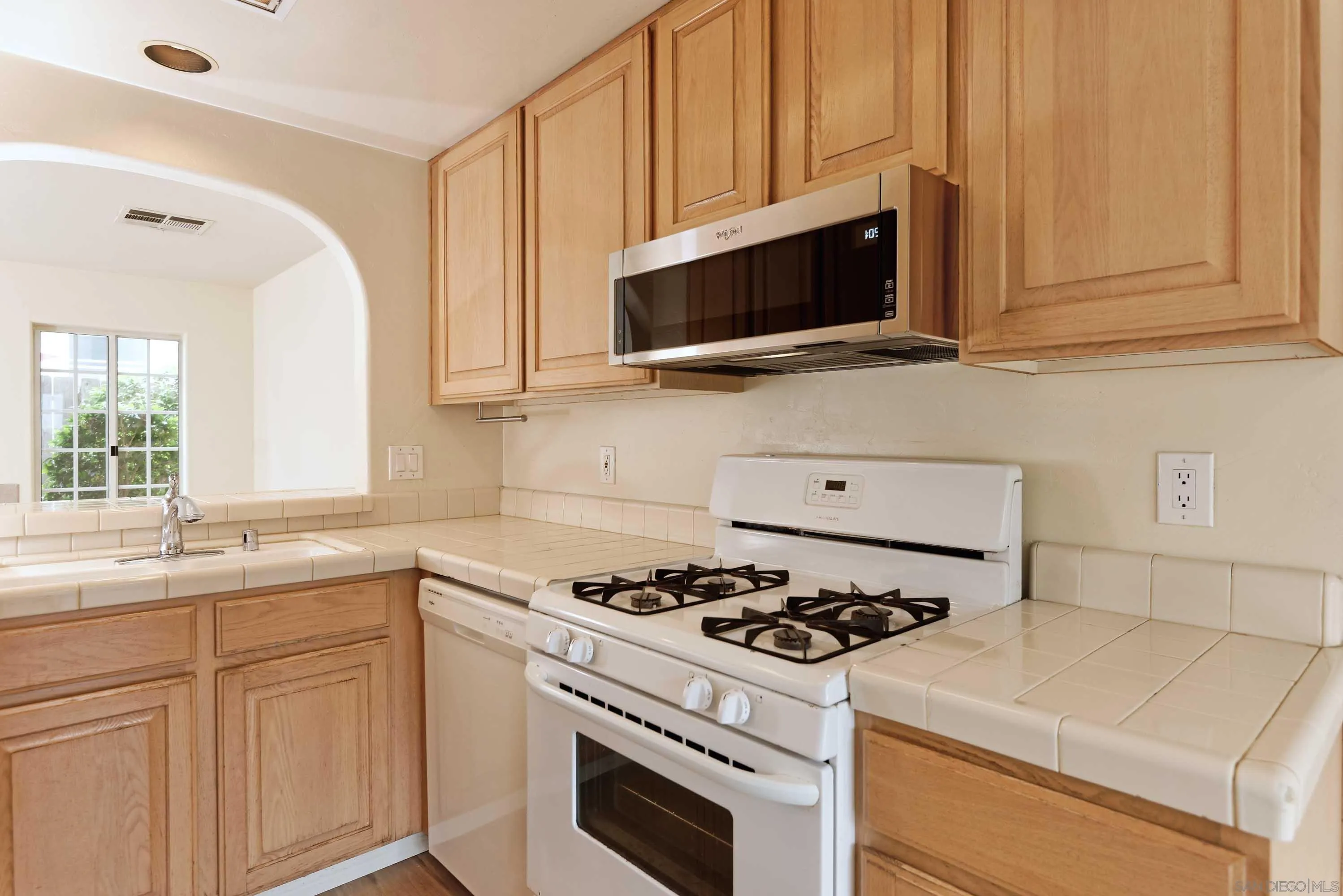 Photo #12: 260010510 Listing: Photo #12