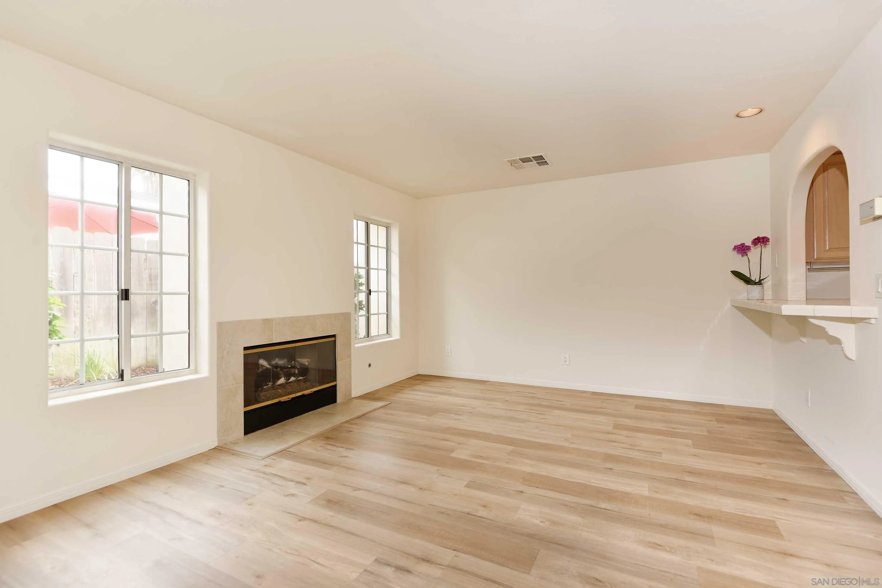 Photo #8: 260010510 Listing: Photo #8