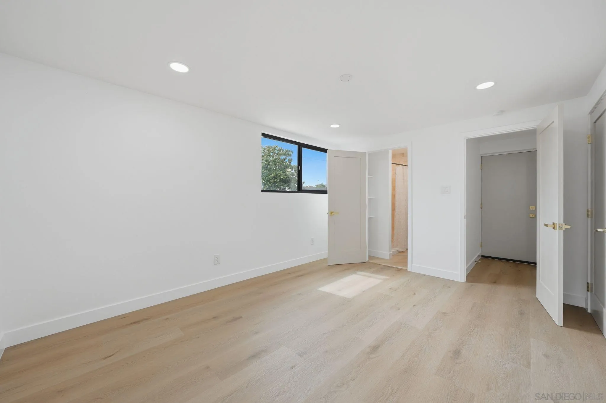 https://cdn.realtyfeed.com/cdn/127/260010512/1c73388f2759d7a622194fce5e839776.webp