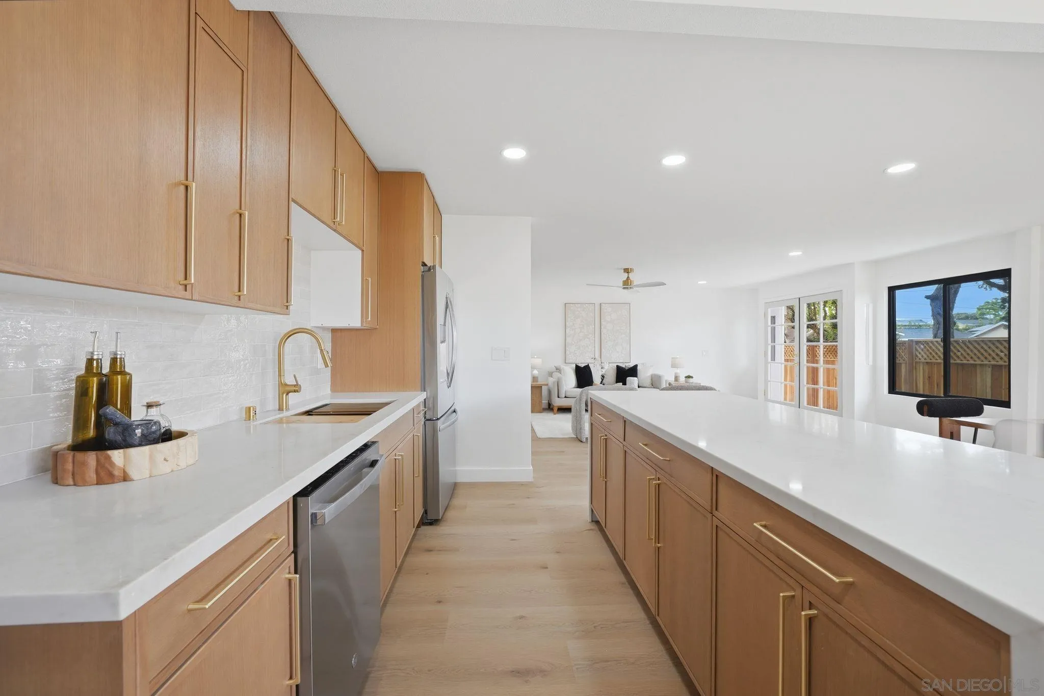 https://cdn.realtyfeed.com/cdn/127/260010512/1dd70e4748d16767a46e20784bf2e1f9.webp
