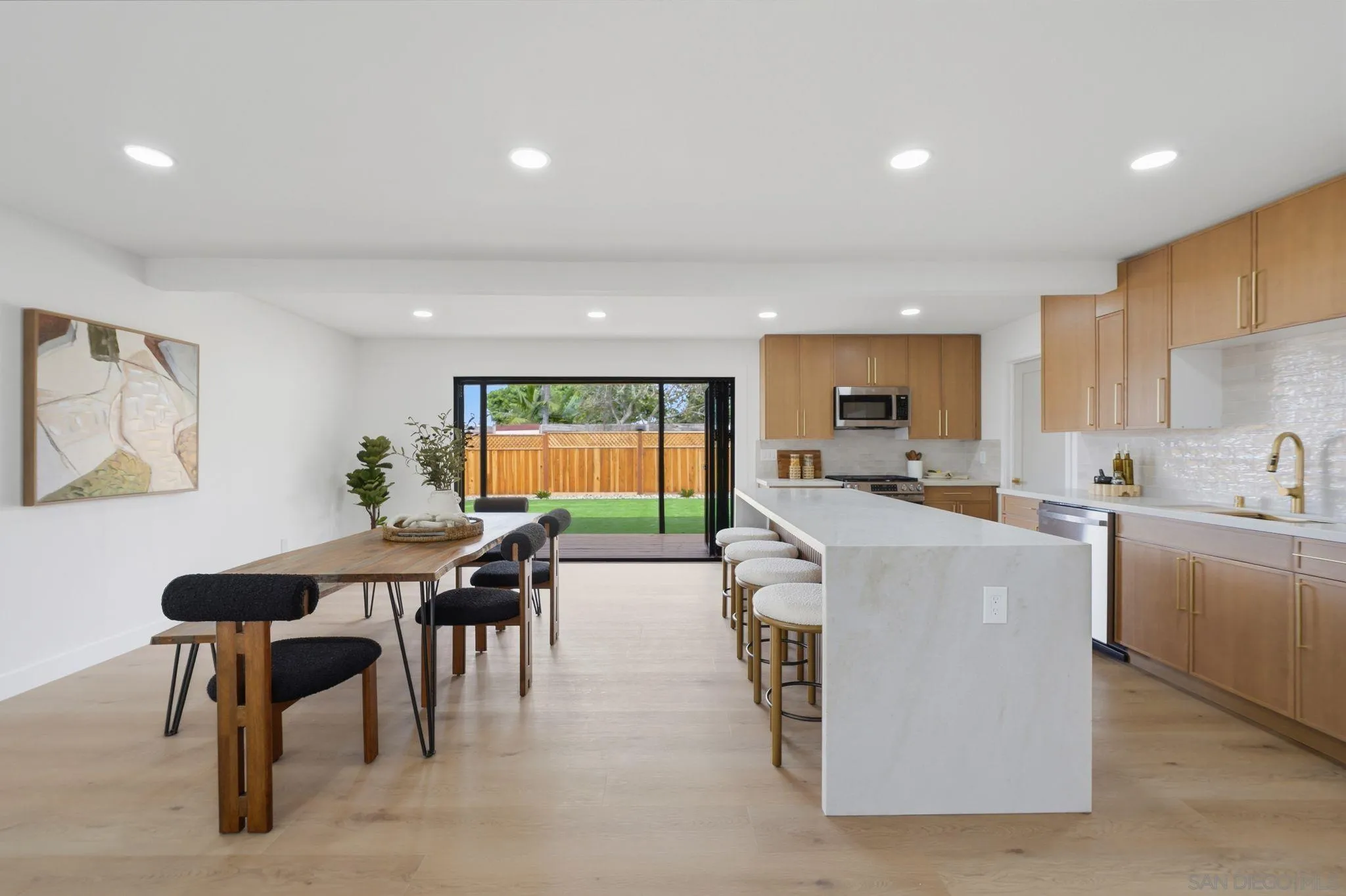https://cdn.realtyfeed.com/cdn/127/260010512/5da61fda7a21096005155151e9c11ddb.webp