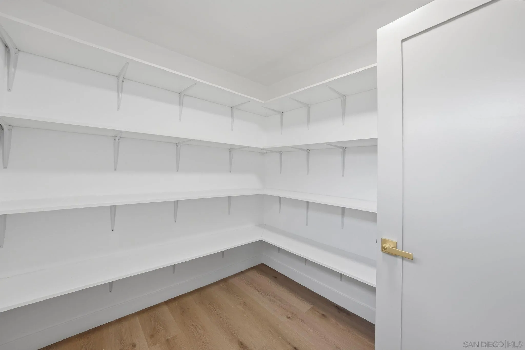 https://cdn.realtyfeed.com/cdn/127/260010512/6f840232019979886b420770a9b54c0d.webp
