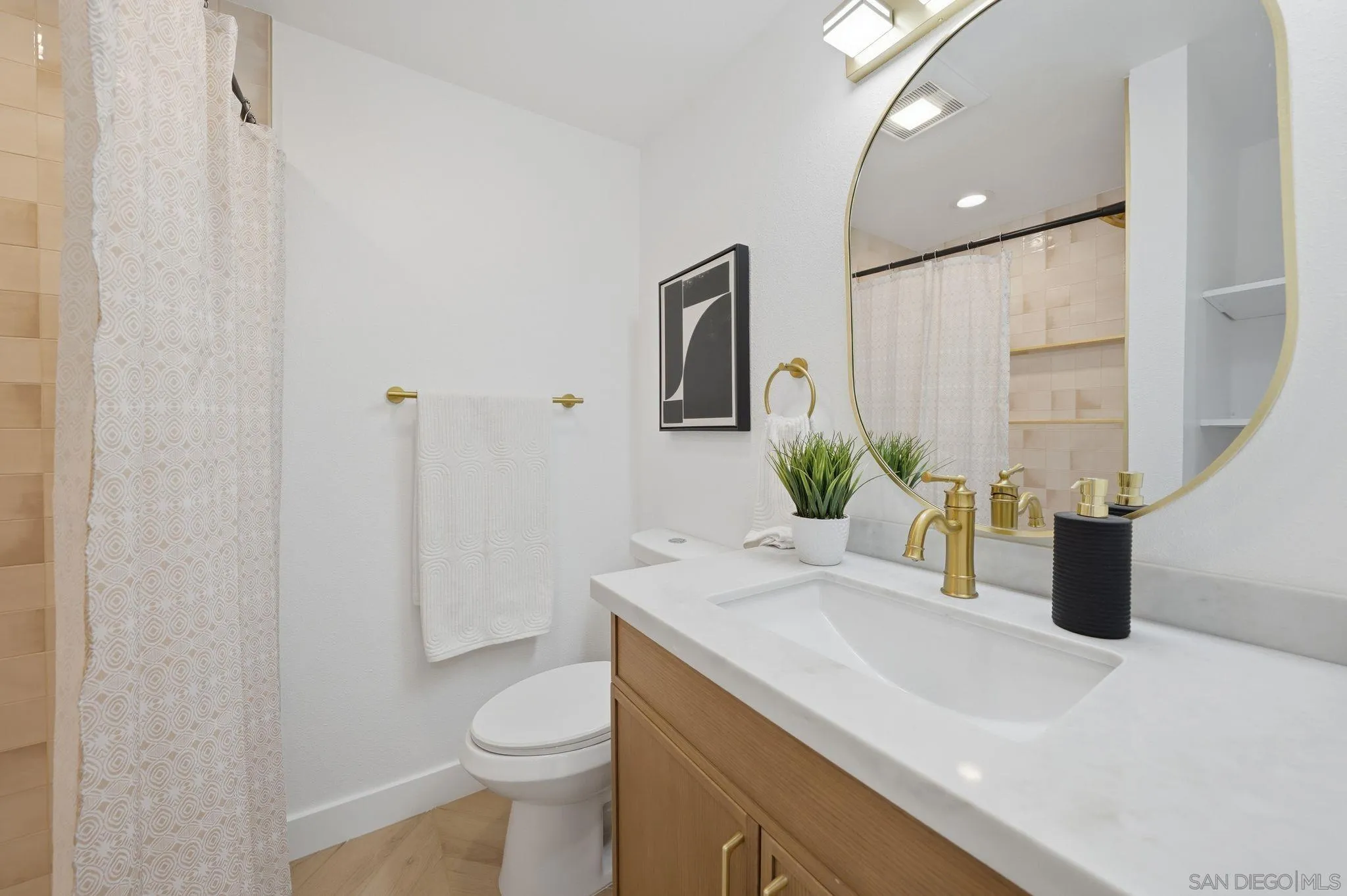https://cdn.realtyfeed.com/cdn/127/260010512/81fe23cc1d5fd406cfc4f7f6f2b1636f.webp