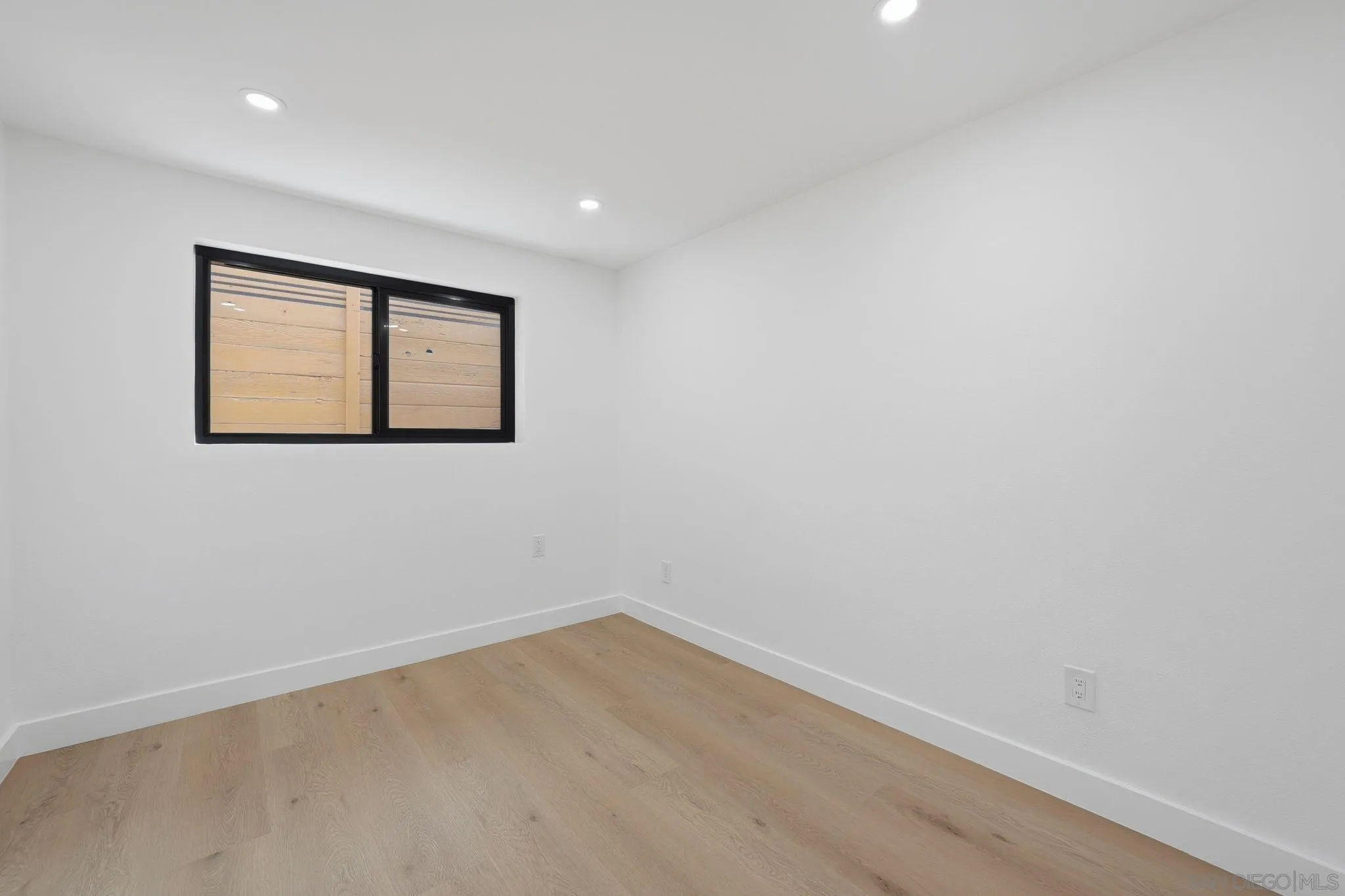 https://cdn.realtyfeed.com/cdn/127/260010512/8a4dc3b0ec3607b1e95d3692fc777a1d.webp