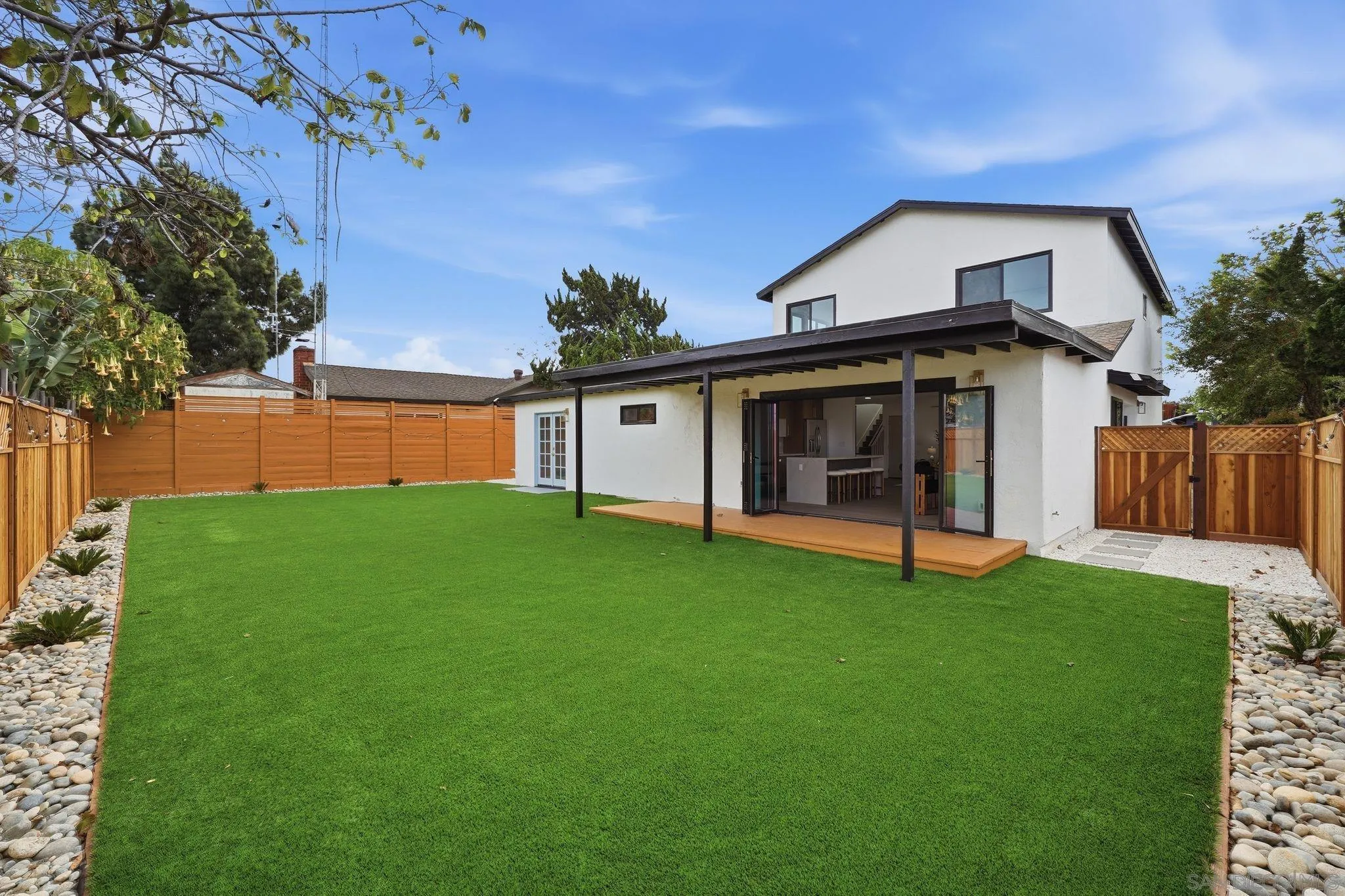 https://cdn.realtyfeed.com/cdn/127/260010512/add065d27893e42e6950a8ad7e02fa2d.webp