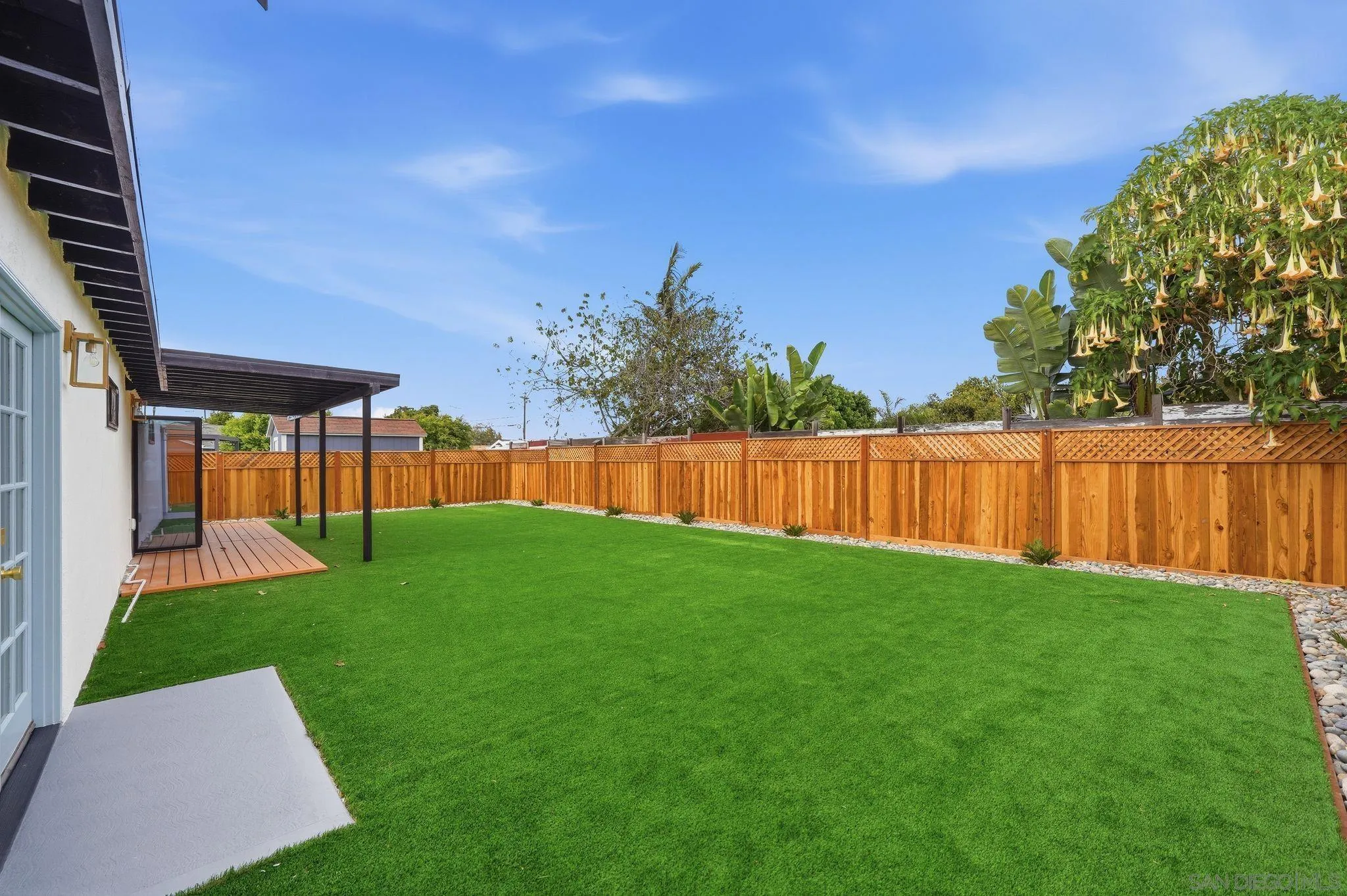 https://cdn.realtyfeed.com/cdn/127/260010512/f41a2658f3b4cf640a6e05e0ef207b0f.webp