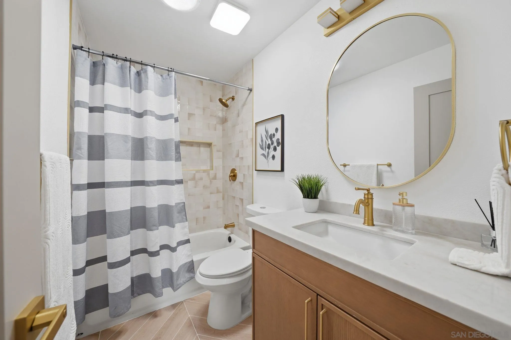 https://cdn.realtyfeed.com/cdn/127/260010512/fcf3758aff9939ef5d26dff8e0326532.webp