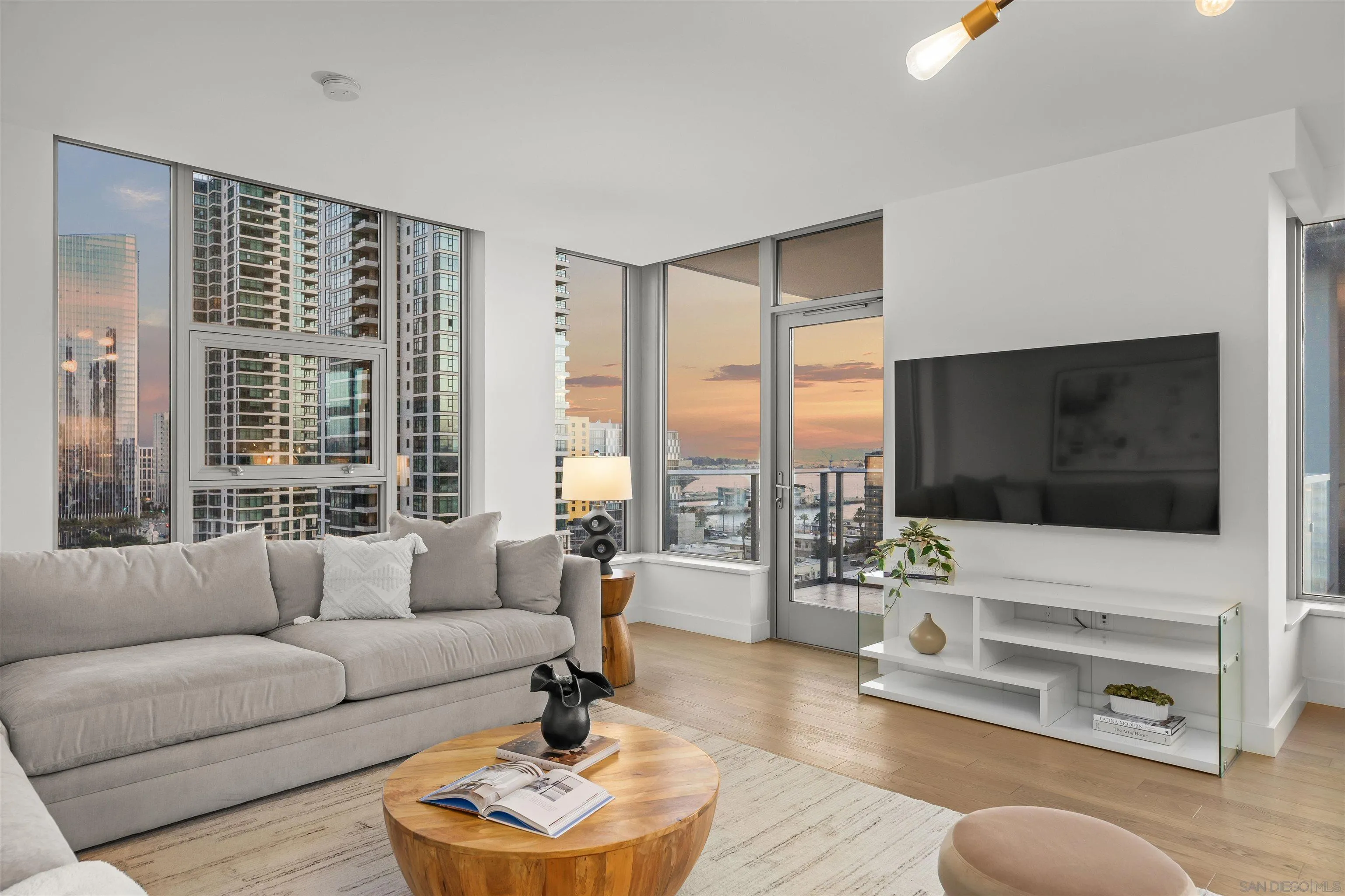 https://cdn.realtyfeed.com/cdn/127/260010513/2f62d45a988c24be091c38b2ff10b090.webp