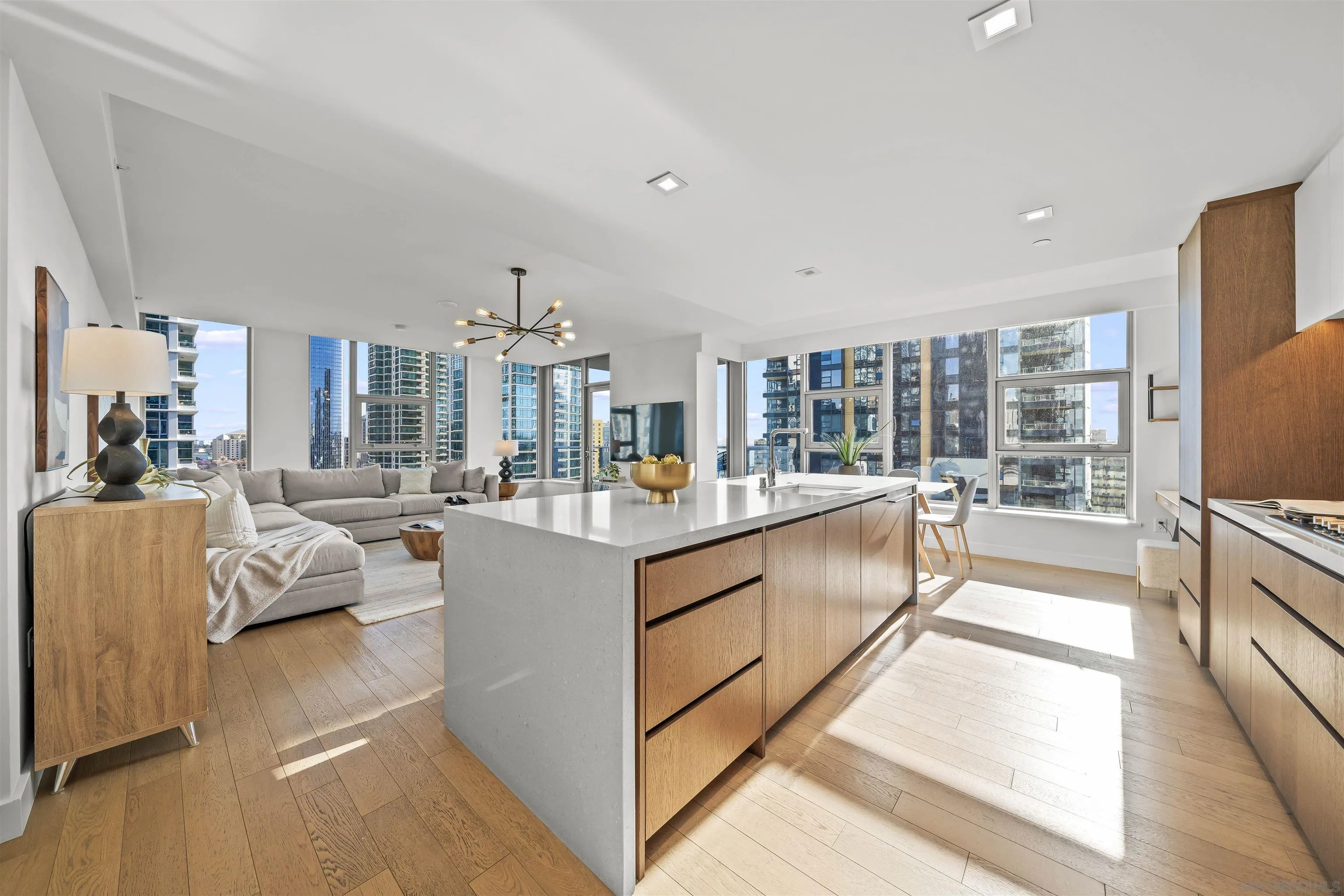 https://cdn.realtyfeed.com/cdn/127/260010513/a045ffefec5926e46ee240b429f5e007.webp