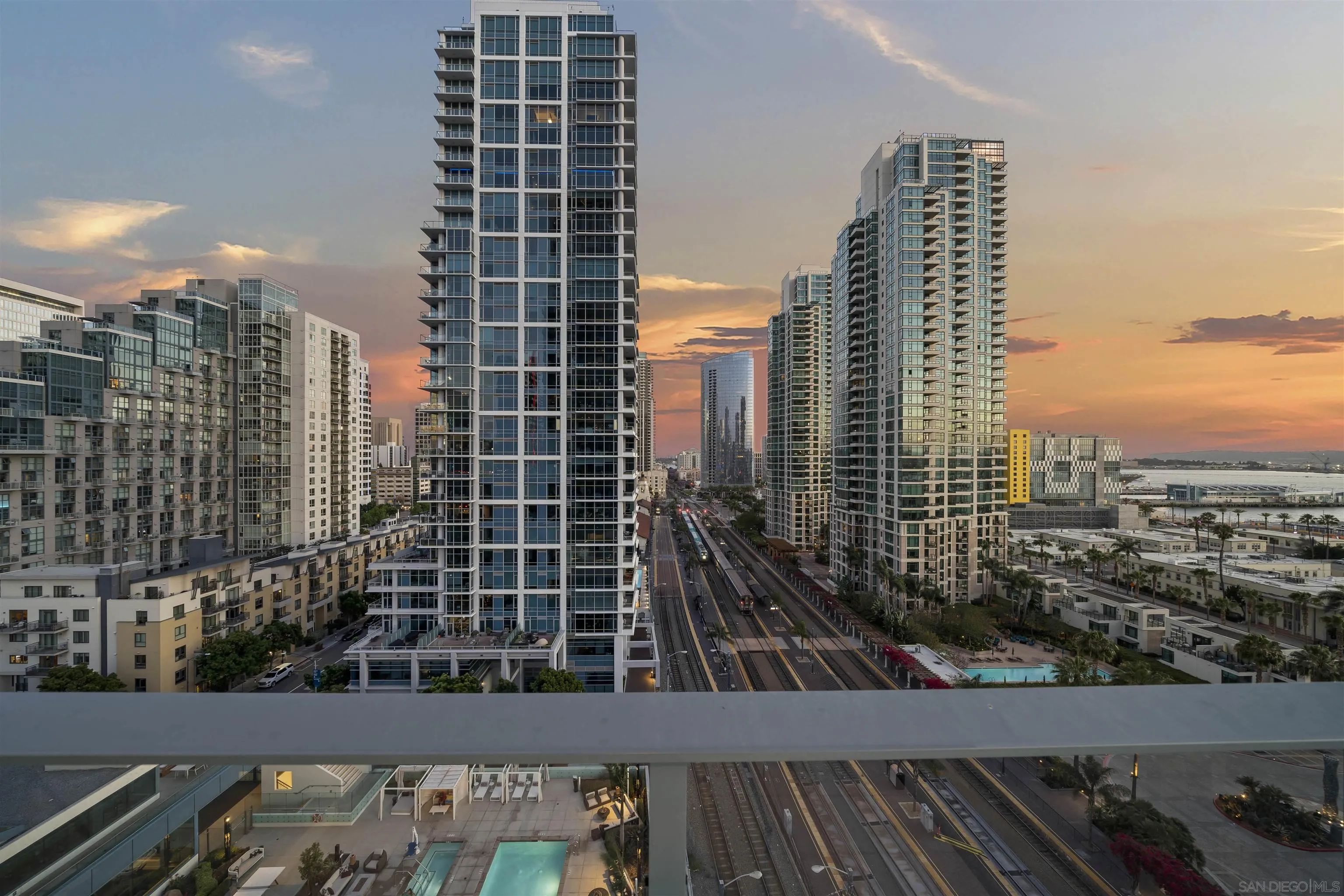 https://cdn.realtyfeed.com/cdn/127/260010513/b96d937ae658c30a306ec64cac84c2ee.webp