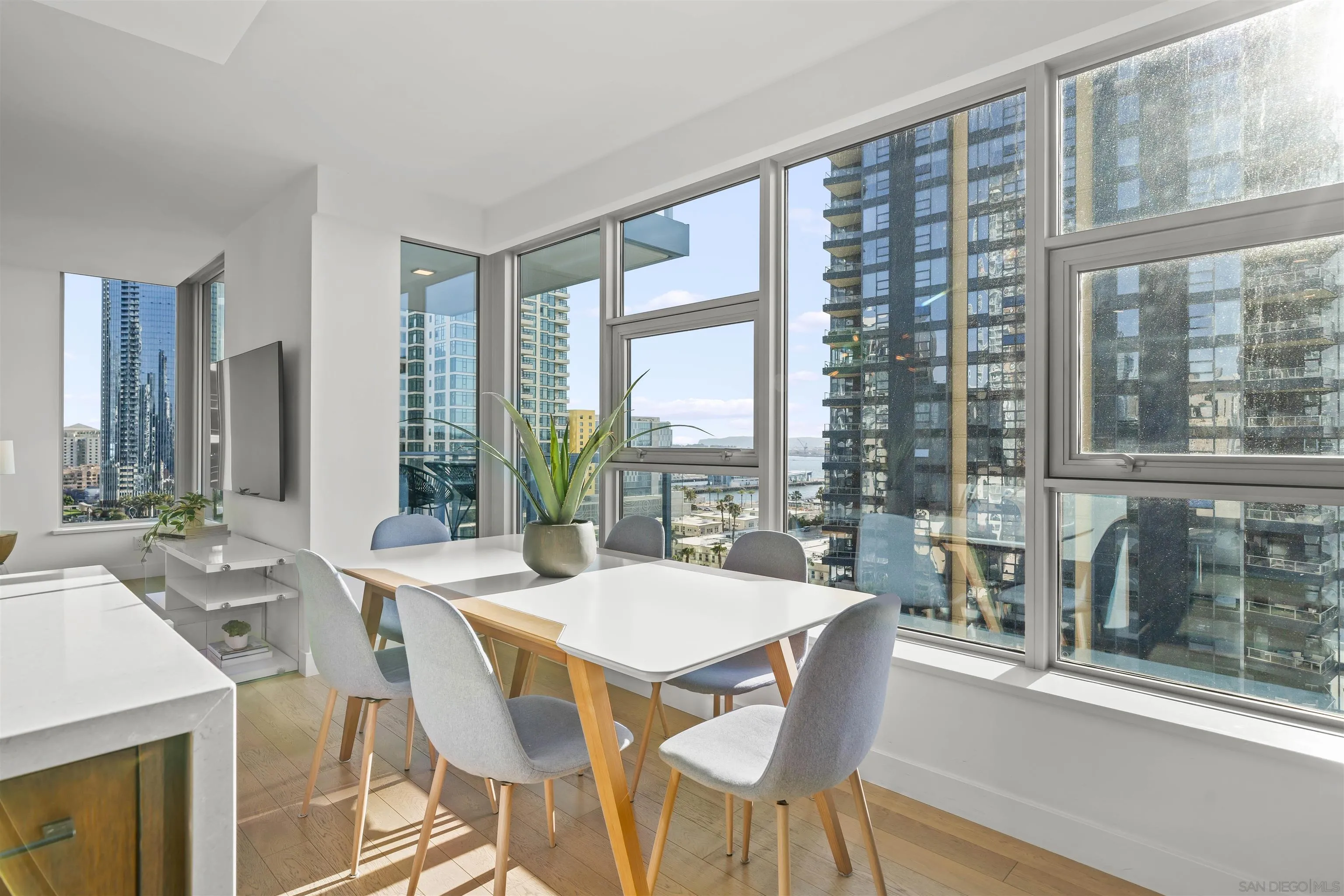 https://cdn.realtyfeed.com/cdn/127/260010513/ba46346f66e95fb79742f024244564c6.webp
