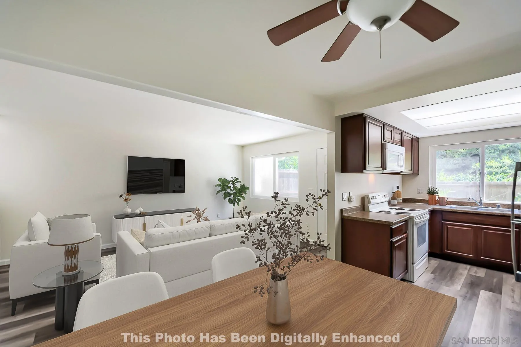 Photo #2: 260010516 Listing: Photo #2