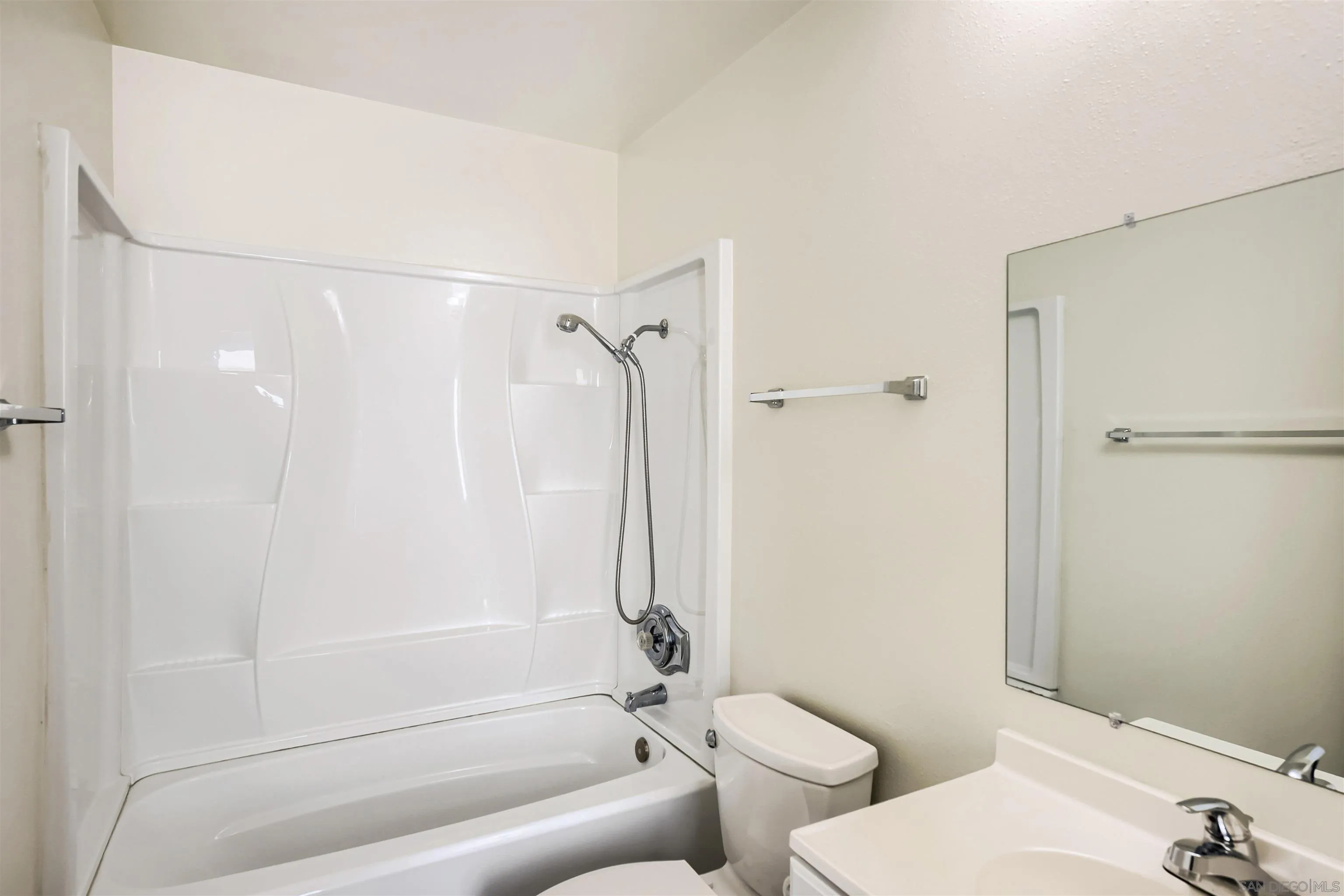 Photo #18: 260010516 Listing: Photo #18