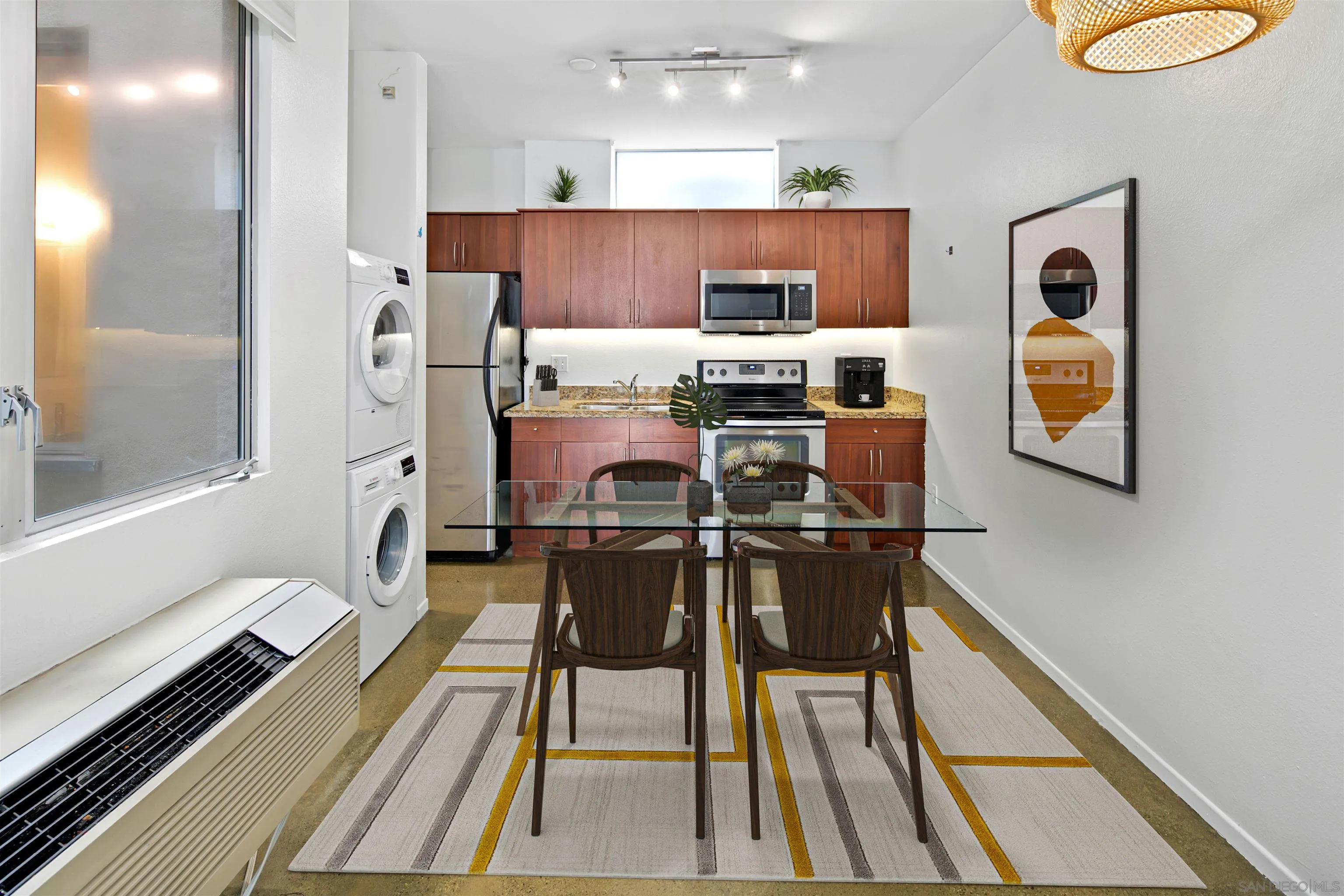Photo #2: 260010518 Listing: Photo #2