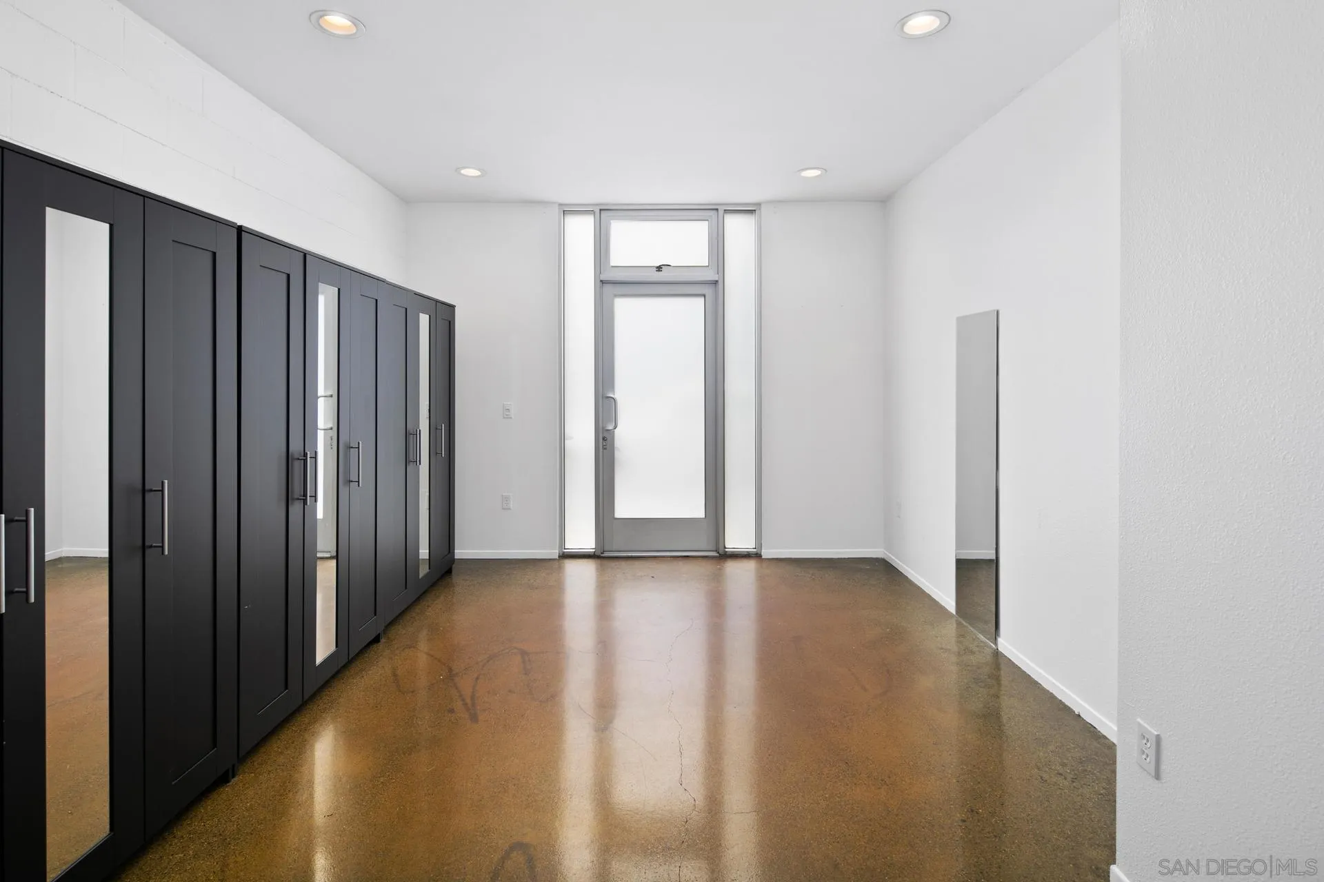 Photo #8: 260010518 Listing: Photo #8