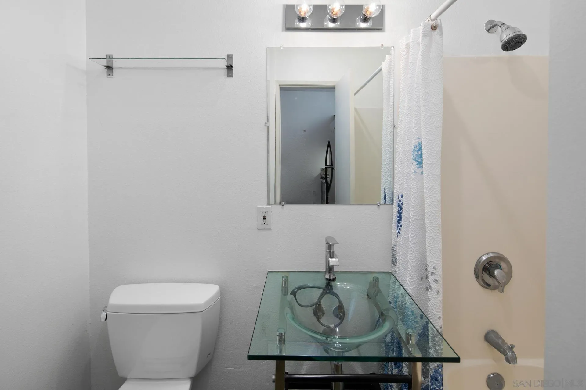 Photo #6: 260010518 Listing: Photo #6