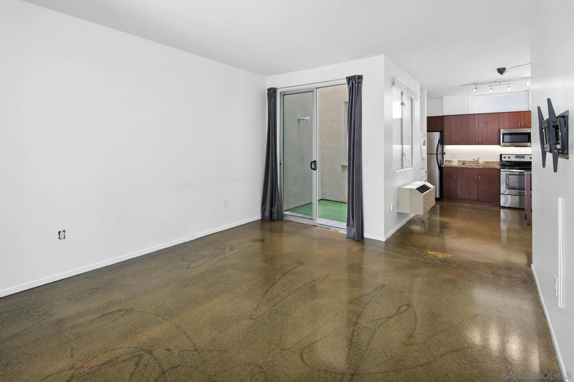 Photo #9: 260010518 Listing: Photo #9