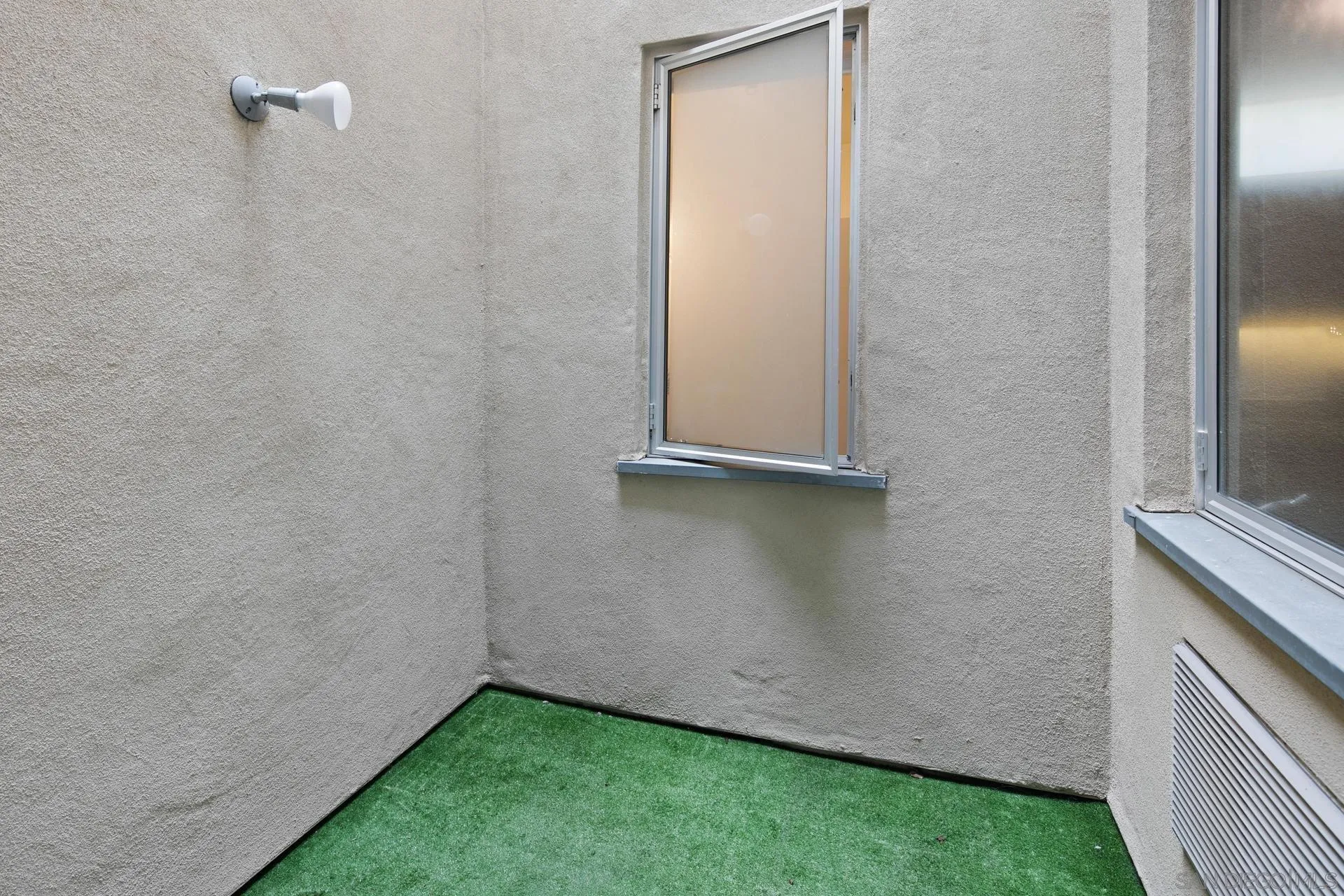 Photo #11: 260010518 Listing: Photo #11