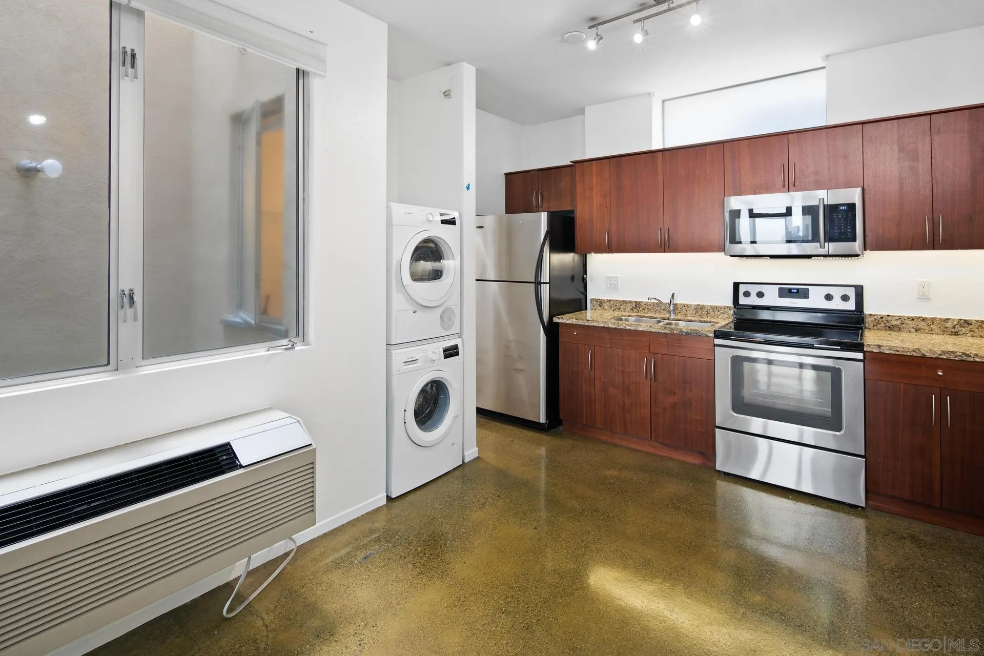 Photo #10: 260010518 Listing: Photo #10