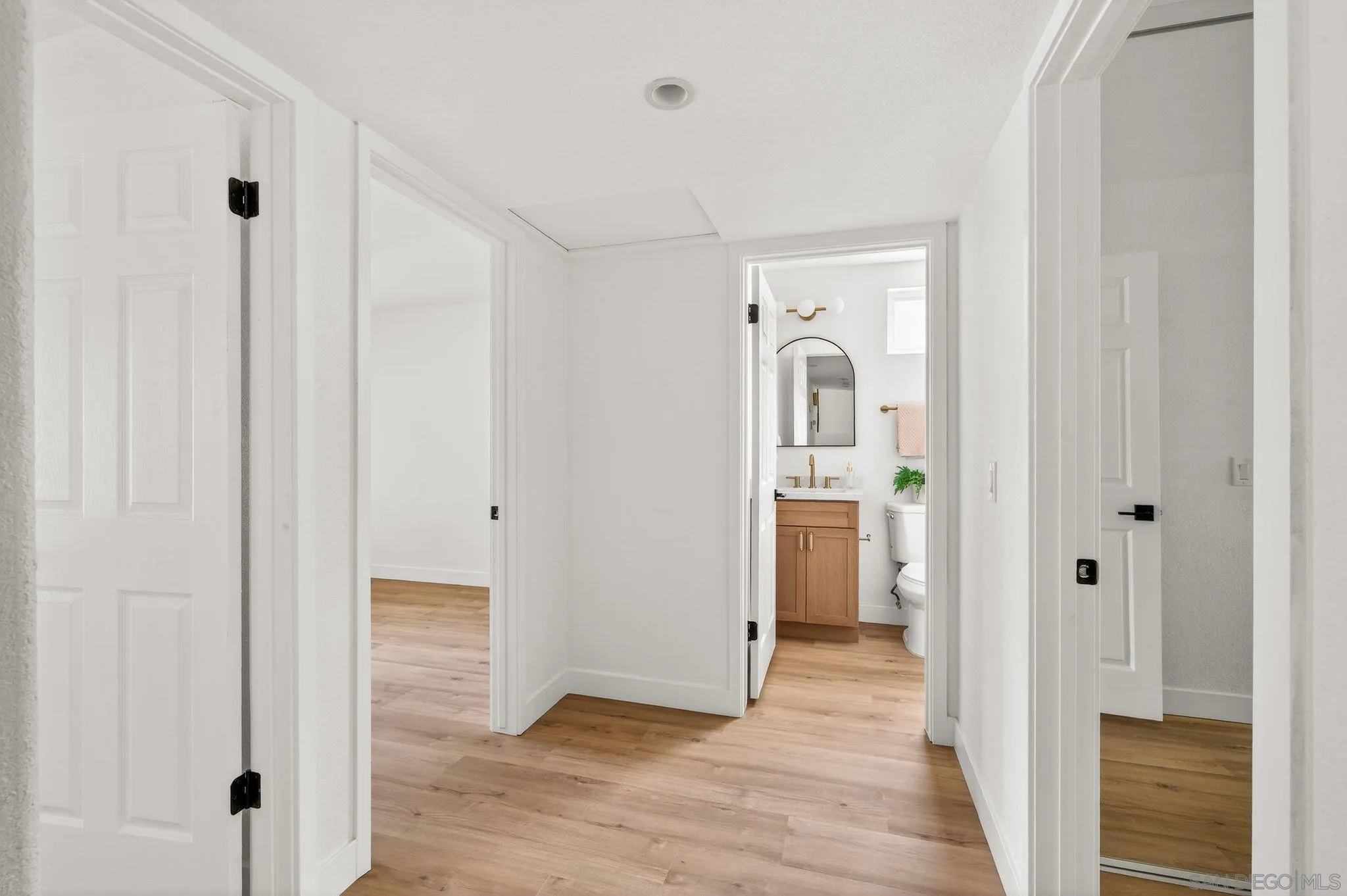 https://cdn.realtyfeed.com/cdn/127/260010519/2c25b2cf69b55e3f91913a9925d98638.webp