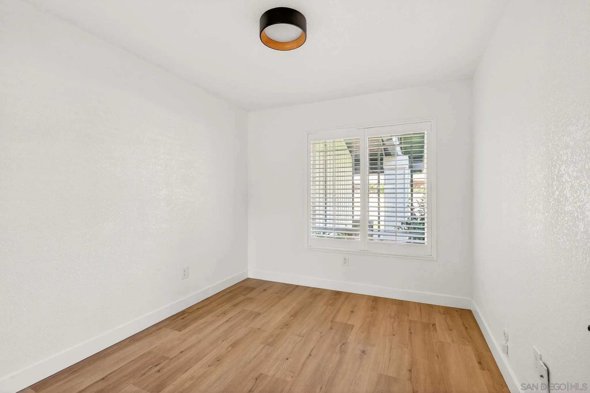 https://cdn.realtyfeed.com/cdn/127/260010519/5b7c0394c6cc0be519fbd7cdafacf04e.webp