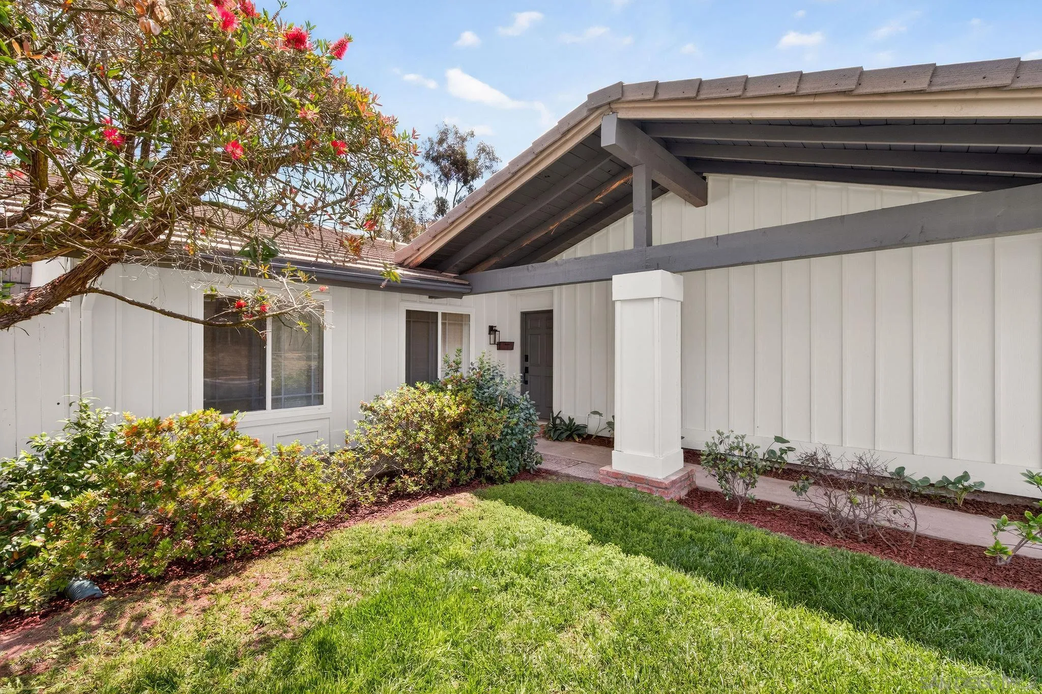 https://cdn.realtyfeed.com/cdn/127/260010519/8337ace9abb6ffab3c8a33e5f612282a.webp