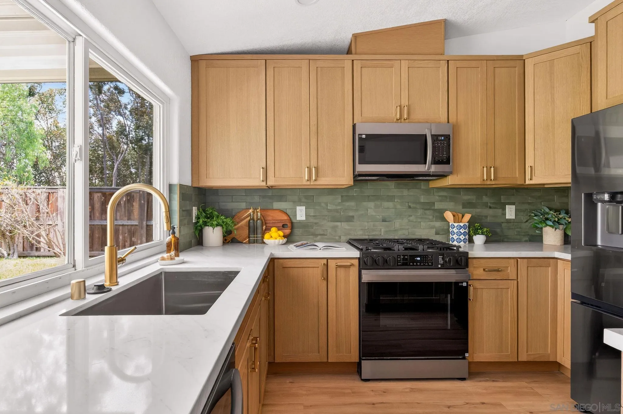 https://cdn.realtyfeed.com/cdn/127/260010519/891421c4f1489c351d6f37f7b73a0019.webp