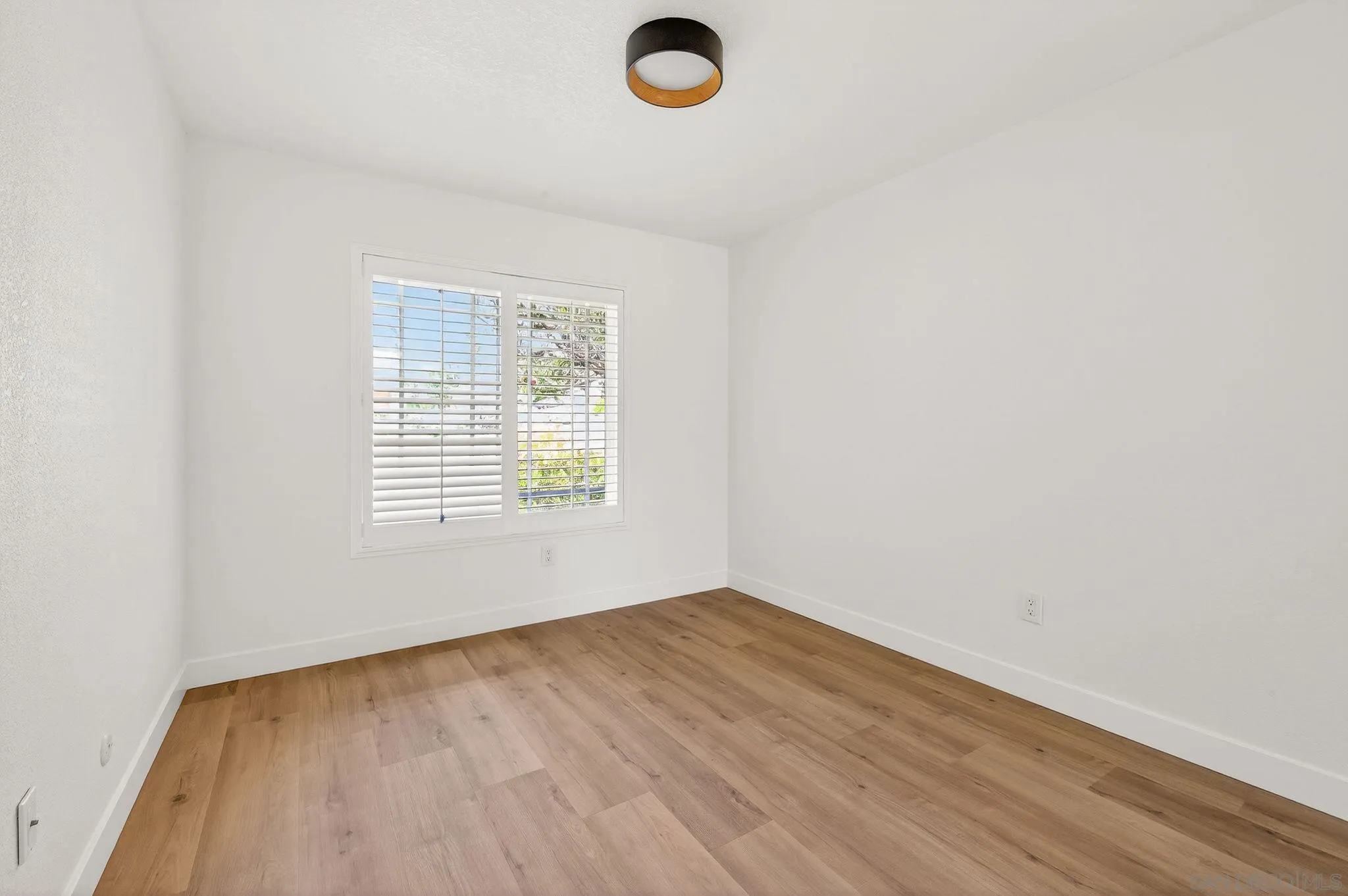 https://cdn.realtyfeed.com/cdn/127/260010519/a6525b3e4f59ae58296c40e4a5c40e6a.webp