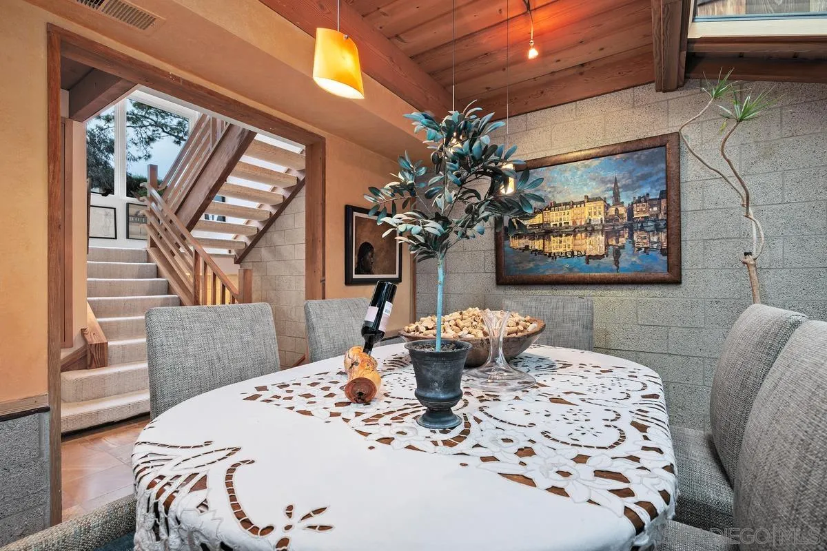 https://cdn.realtyfeed.com/cdn/127/260010522/ee700e1ce71f7bc10aa7de0affd3c60a.webp