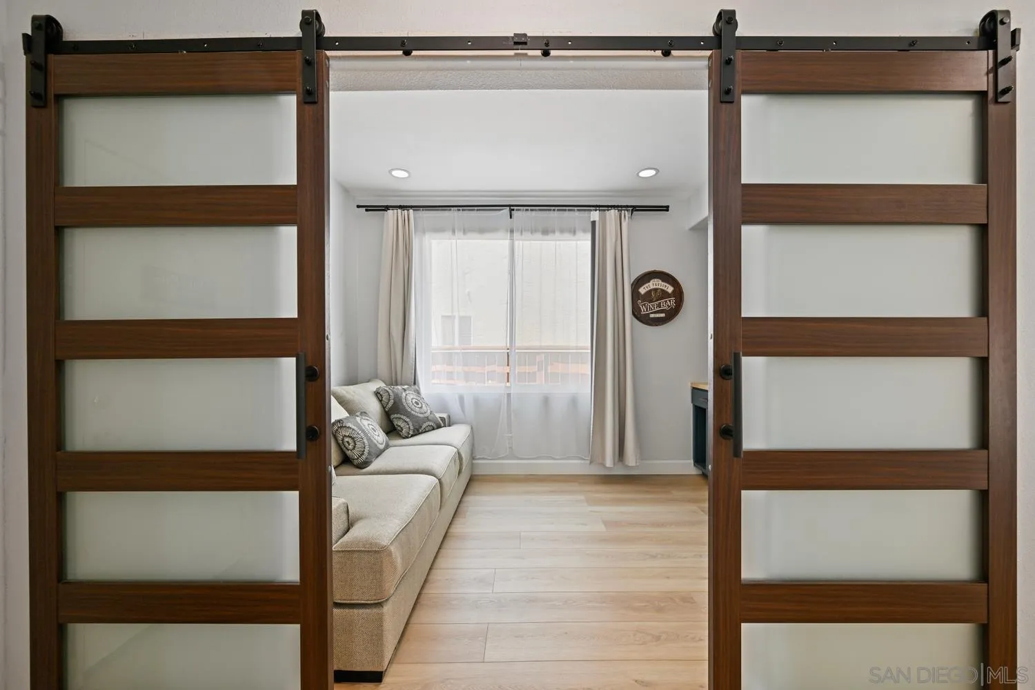 https://cdn.realtyfeed.com/cdn/127/260010525/5bc876f83cbcf5f286ae3c4fa16420aa.webp