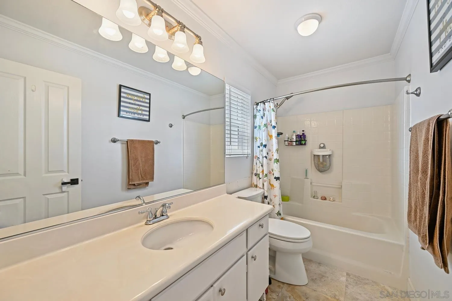 https://cdn.realtyfeed.com/cdn/127/260010525/6861a984e42a4766eccf0439b2f87406.webp
