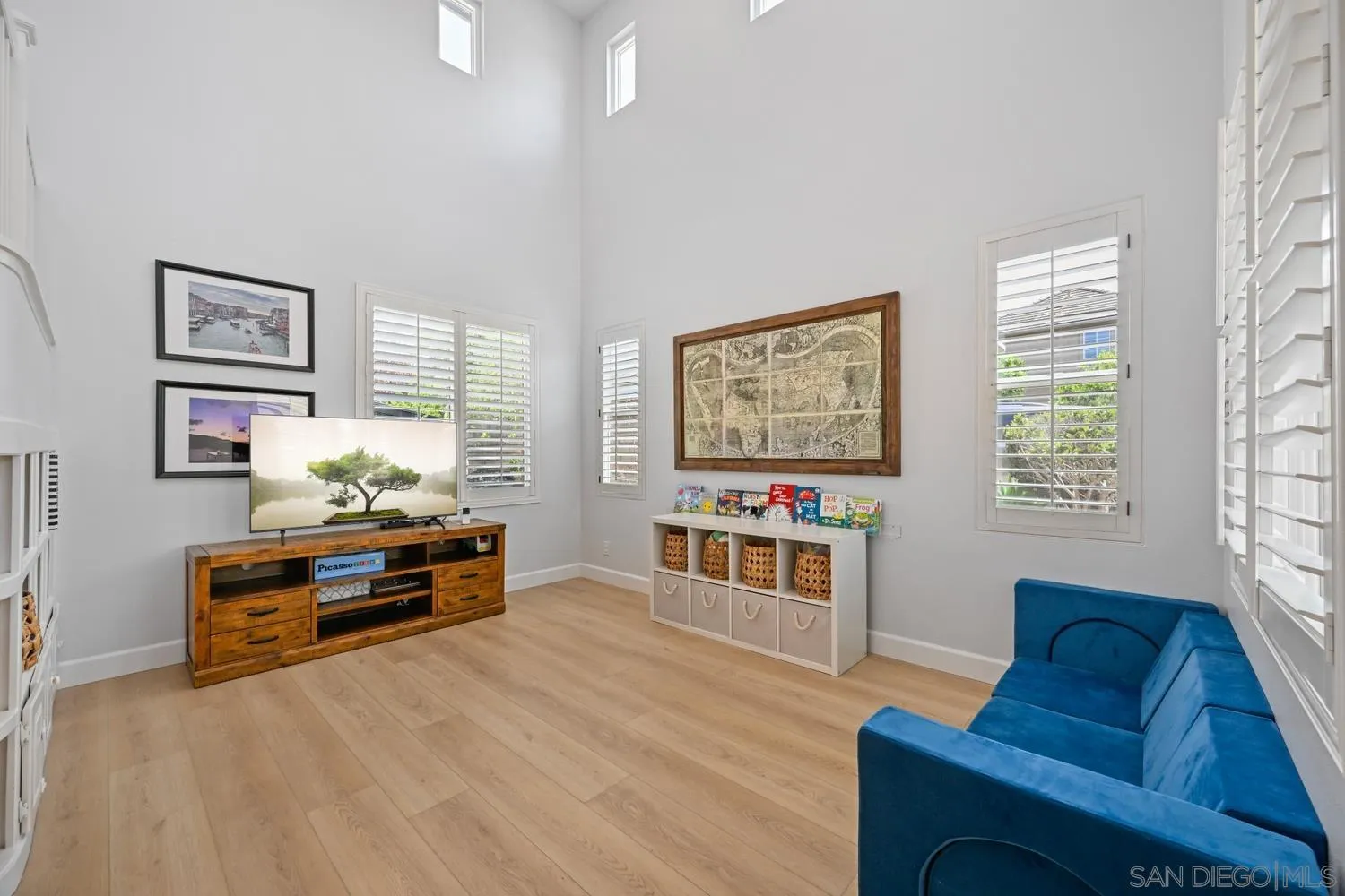 https://cdn.realtyfeed.com/cdn/127/260010525/edbd2dd5be4687e41d18403df03022a8.webp