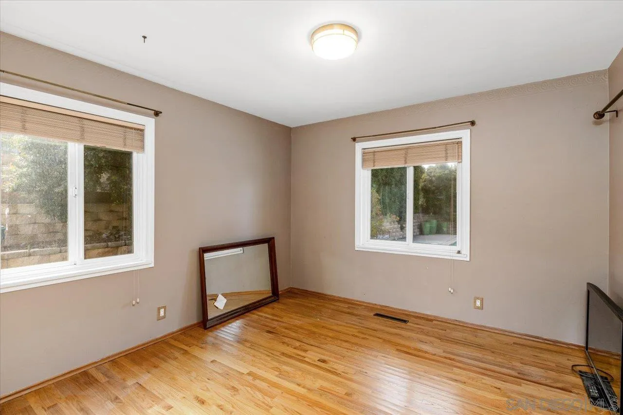 https://cdn.realtyfeed.com/cdn/127/260010526/684d7d3a65f84320bdecacdbe5ae7624.webp