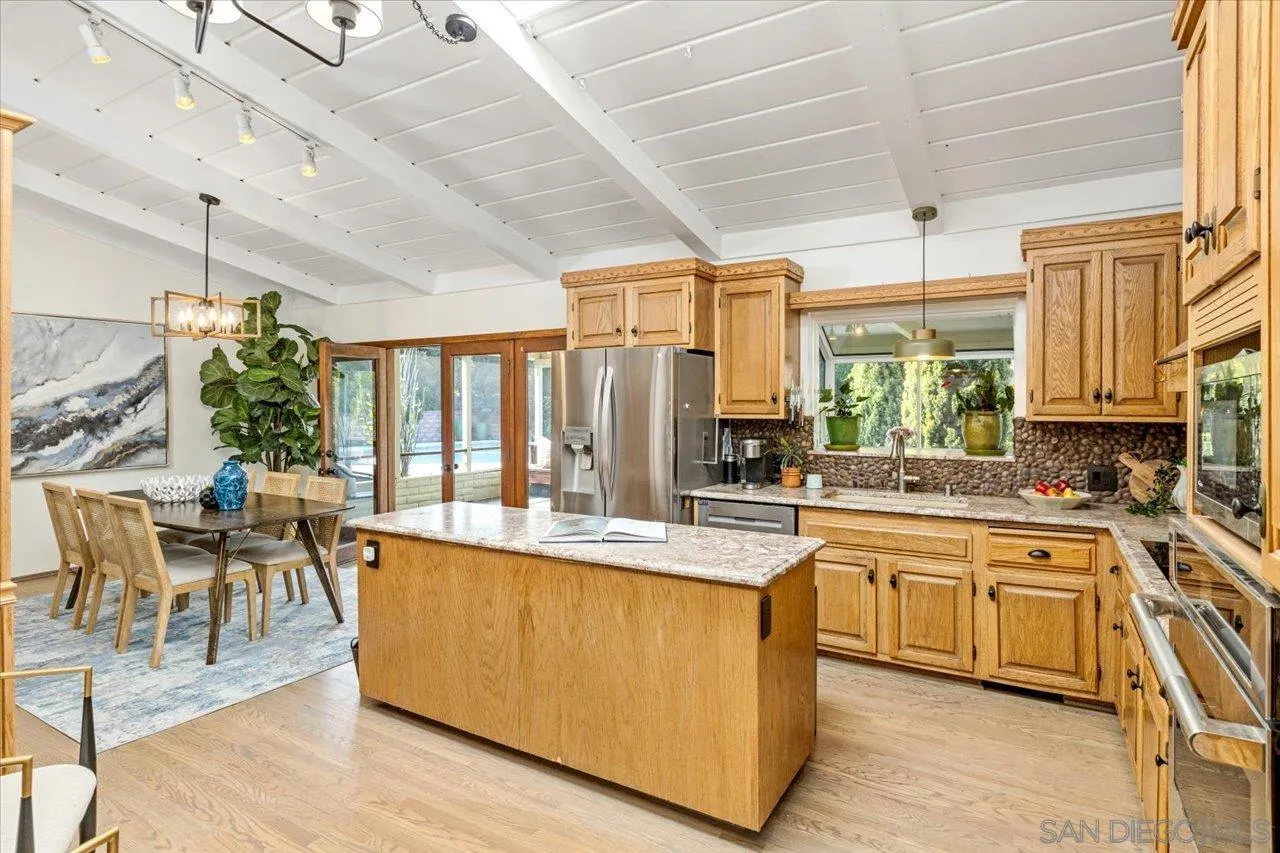 https://cdn.realtyfeed.com/cdn/127/260010526/9c08b08b95b4cfe8bf05a8cff6d72f0b.webp