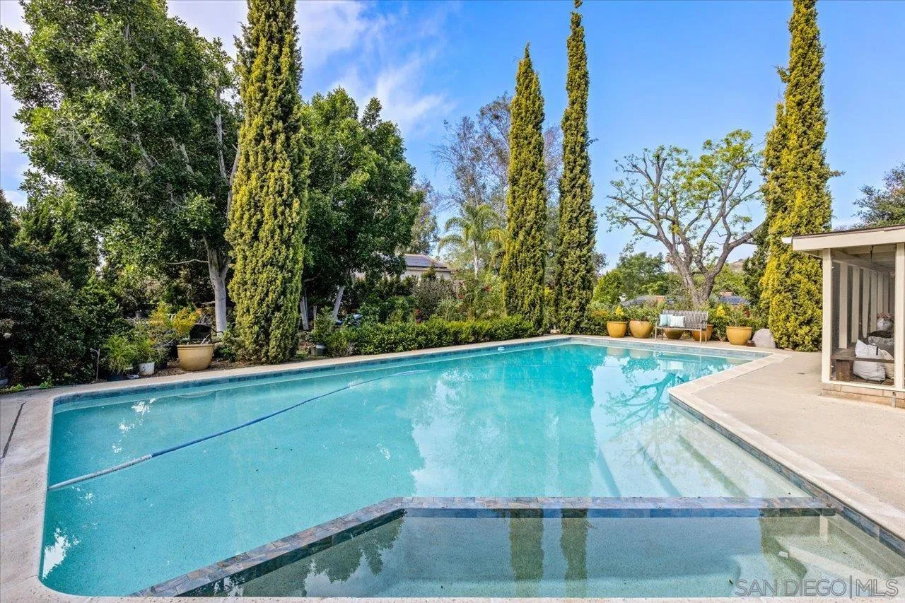 https://cdn.realtyfeed.com/cdn/127/260010526/ad54abc52da3d1d8b44c0a1f65ccfb57.webp