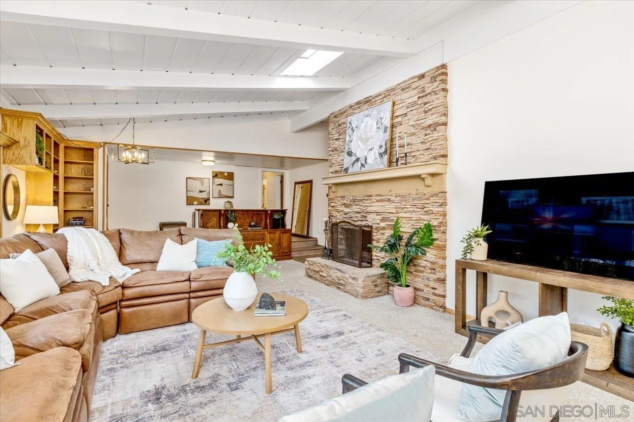 https://cdn.realtyfeed.com/cdn/127/260010526/b61e5e97bb96aeb3382419c7945a5b90.webp