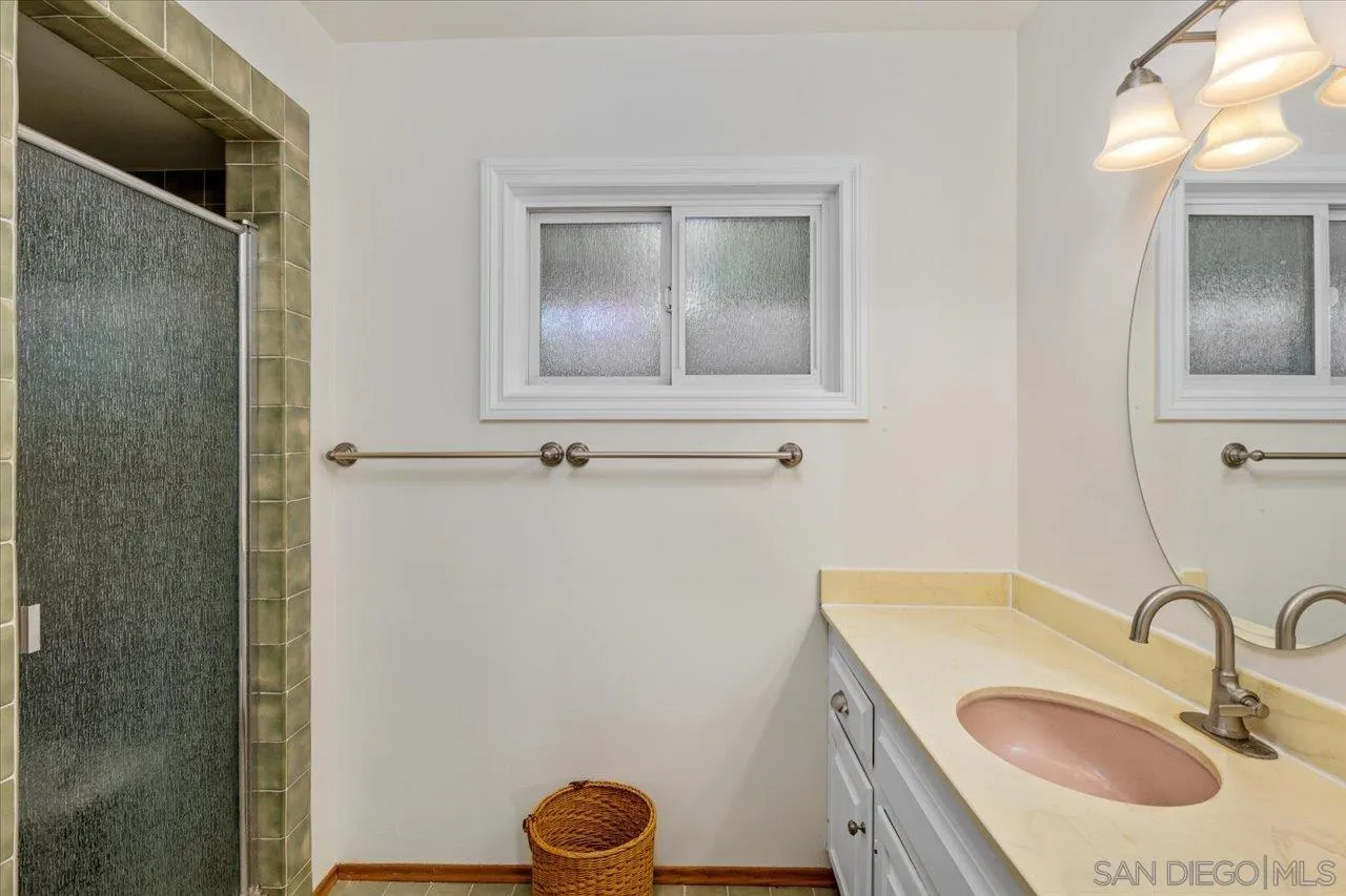 https://cdn.realtyfeed.com/cdn/127/260010526/fc2815bd4fdfb01650bb3c4d05b635d3.webp